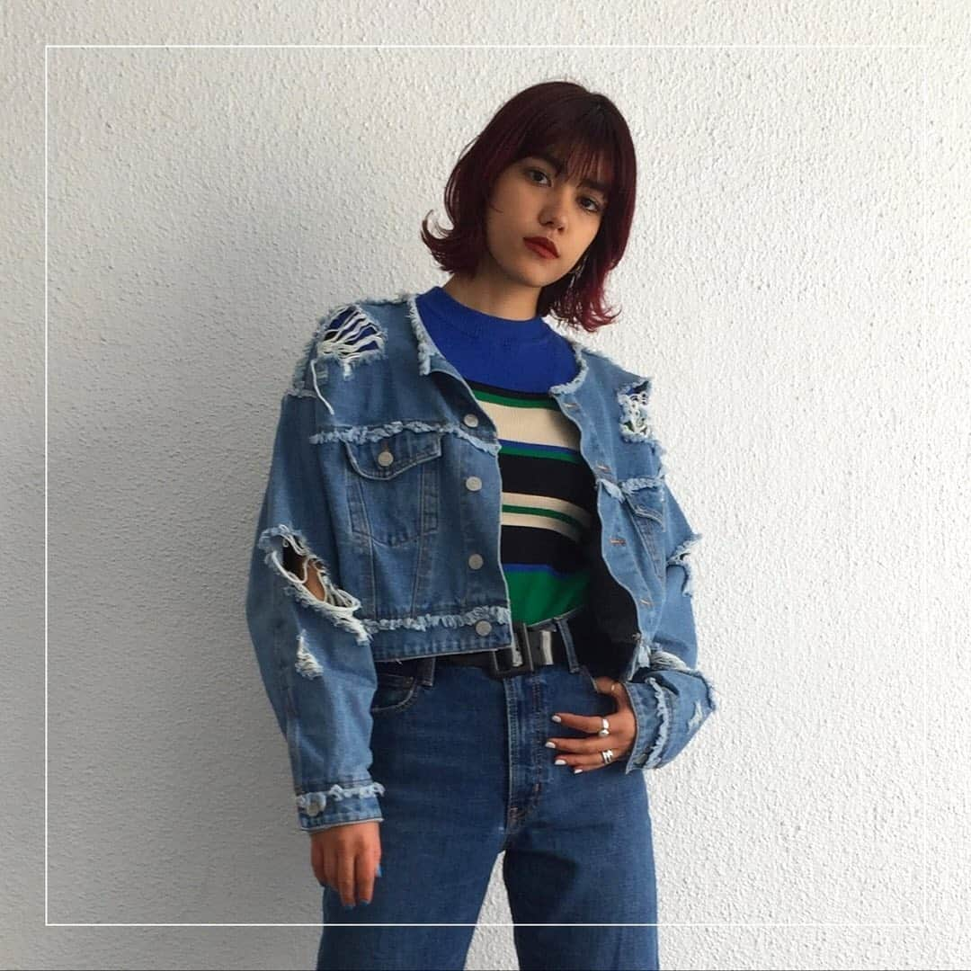 ELLE girl JAPANさんのインスタグラム写真 - (ELLE girl JAPANInstagram)「. -------------- ELLEgirl UNI Creator・美南レイラちゃん(@reyla_m25 )の私服スナップをご紹介🦄🌹 . 美南レイラ 1998年生まれ埼玉県出身。美容学校でヘアメイクを学び、卒業後はモデルとして活動。感度の高いセルフヘア＆メイクと提案が得意。2019年3月に東京マラソンに初出場し、42.195kmを完走。 . #ELLEgirl #ELLEgirlUNI #美南レイラ #fashion #beauty #sports -------------」5月19日 17時31分 - ellegirl_jp