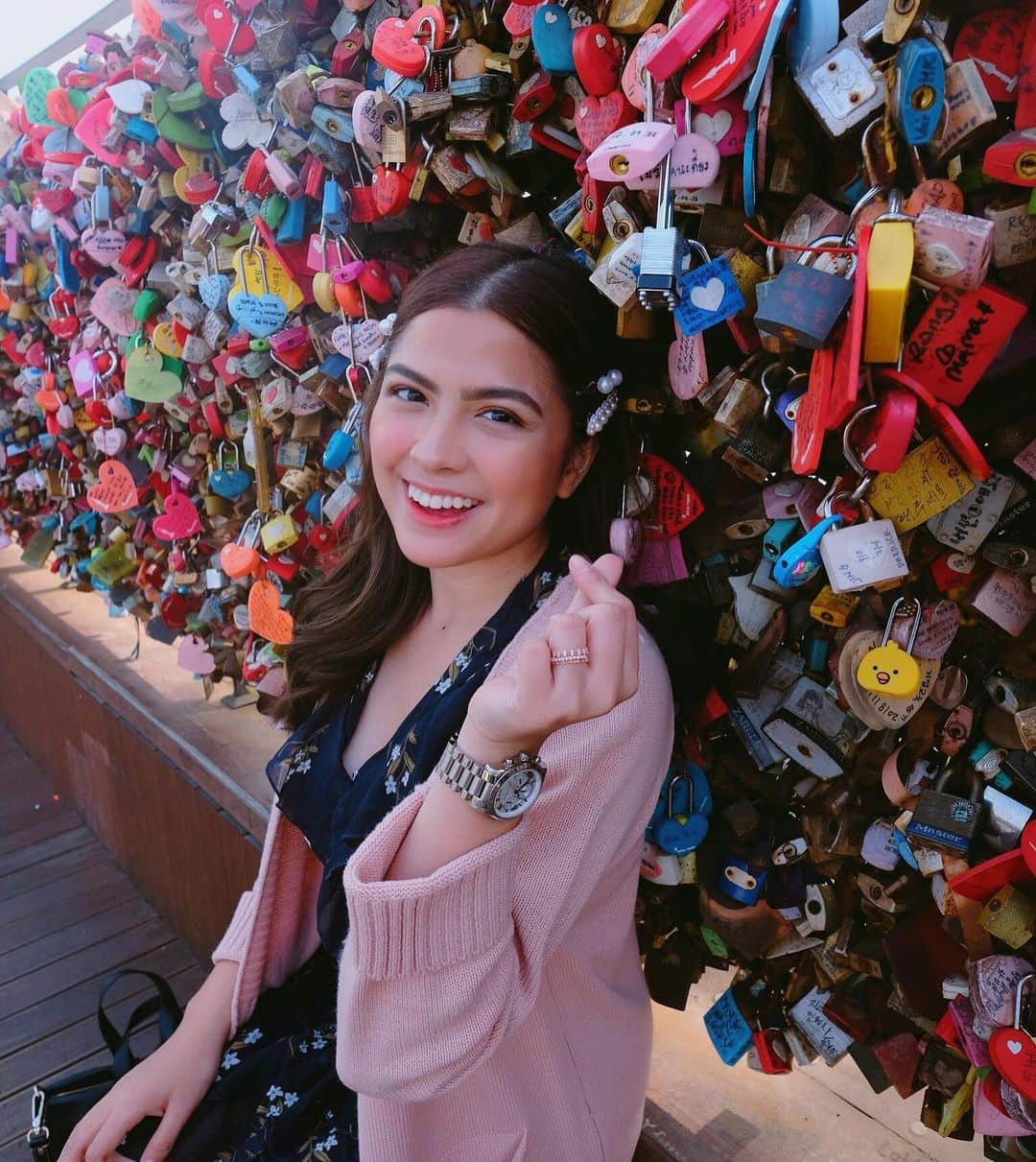 Alexa Ilacadさんのインスタグラム写真 - (Alexa IlacadInstagram)「Saranghae! 😍 Locked my "padlock of love" at the iconic NSEOUL Tower in Korea to symbolize my everlasting love. 🤗 I hope i'll still be able to find it when I return! 💓 thank you for making our visit hassle free, @aerialtravelandtours08!」5月19日 17時38分 - alexailacad