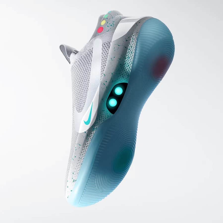 HYPEBEASTさんのインスタグラム写真 - (HYPEBEASTInstagram)「@hypebeastkicks: @nike has released details of its new HyperAdapt BB in the ‘Back to the Future II’ MAG colorway. The futuristic auto lacing basketball sneaker will release on May 29 for $350 USD.  Photo: Nike」5月20日 4時32分 - hypebeast