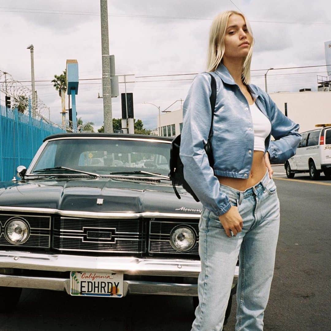 American Apparelさんのインスタグラム写真 - (American ApparelInstagram)「Happy Sunday: @Mariyamelnyk in the Fly Cropped Coach Jacket.」5月20日 3時01分 - americanapparel