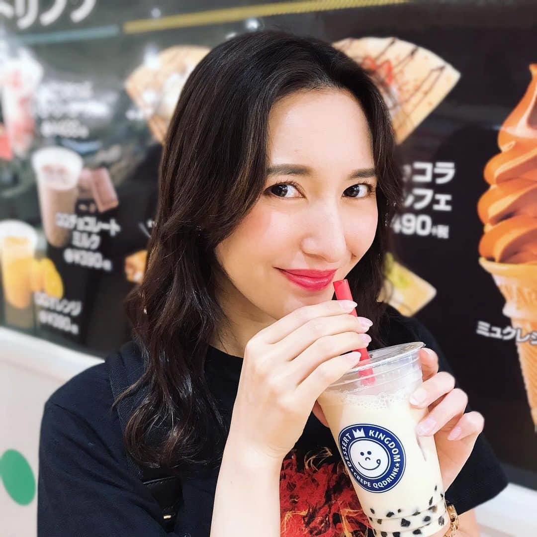 松本リコのインスタグラム：「・ ・ ・ ・ タピったよ？(笑) ・ ・ ・ #japanesegirl #japangirl  #japanesemodel #japanmodel #yahoo #お洒落 #インスタグラマー  #インフルエンサー #撮影 #ハーフ顔 #ハーフモデル #fashion #通販モデル #ファッション #楽天 #通販 #タピオカ」