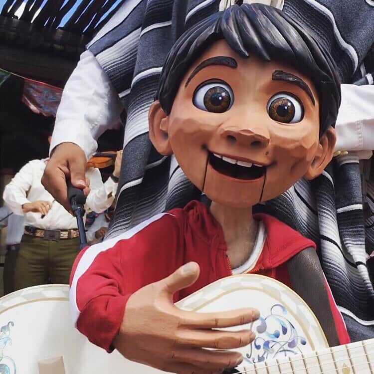 Walt Disney Worldのインスタグラム：「We are feeling ‘Un Poco Loco’ that Miguelito is here at #WaltDisneyWorld! 🎶 #PixarCoco #MariachiCobre #FreshEpcot (📷: @aisu10)」