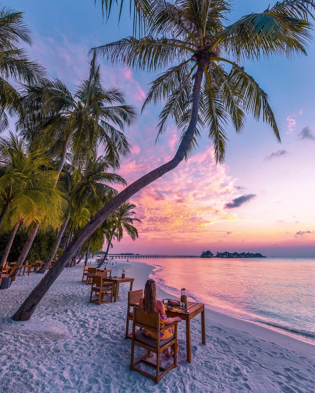 Izkizのインスタグラム：「Best place for date night w/ @iamtravelr 😍💕」