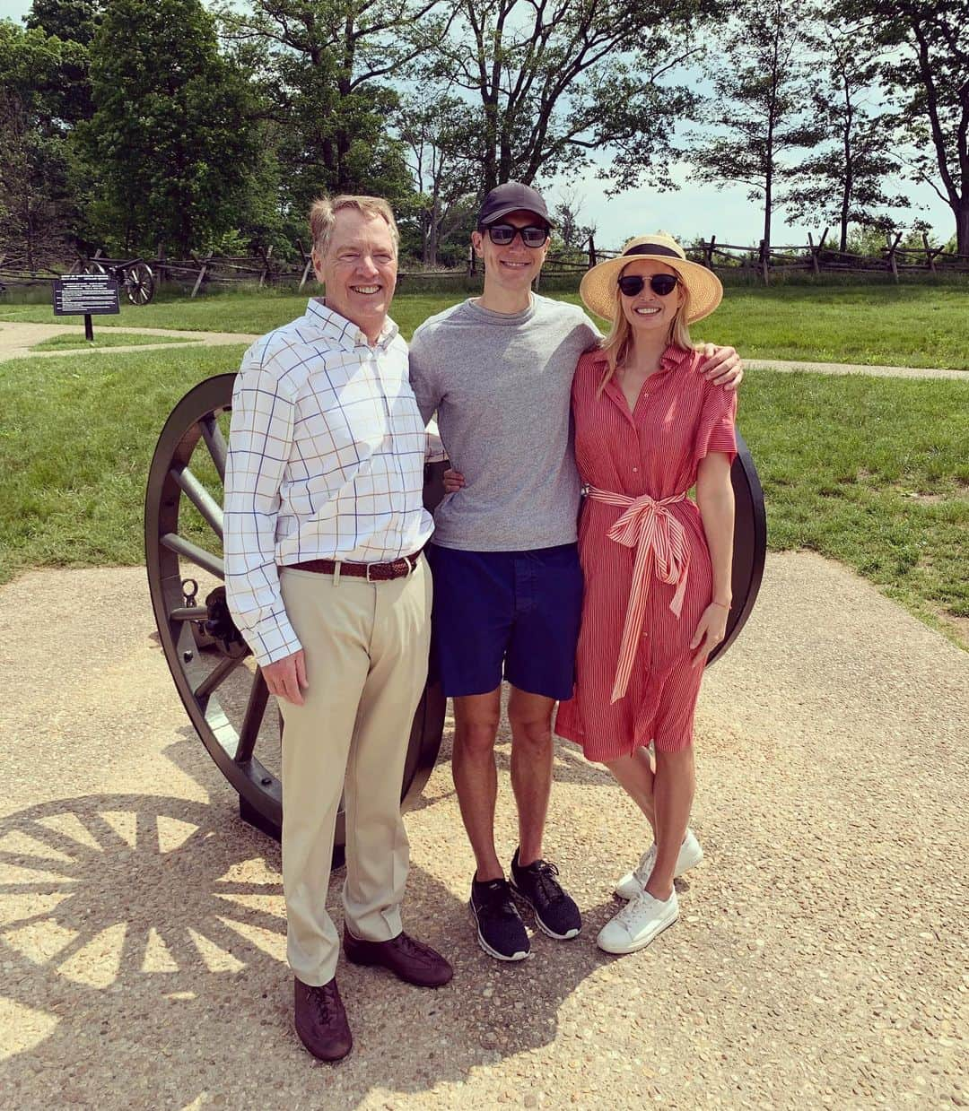 イヴァンカ・トランプさんのインスタグラム写真 - (イヴァンカ・トランプInstagram)「Today Jared, Ambassador Lighthizer and I visited the battlefields of Gettysburg, Pennsylvania.  July 1–3, 1863 marked a turning point in the Civil War as the Union army halted the northern advancement of Confederate troops. The largest number of casualties of the entire war were sustained during these 3 days in 1863.  The battlefields are meticulously preserved so visitors can experience a visual history of one of the most significant battles in American history.」5月20日 3時29分 - ivankatrump