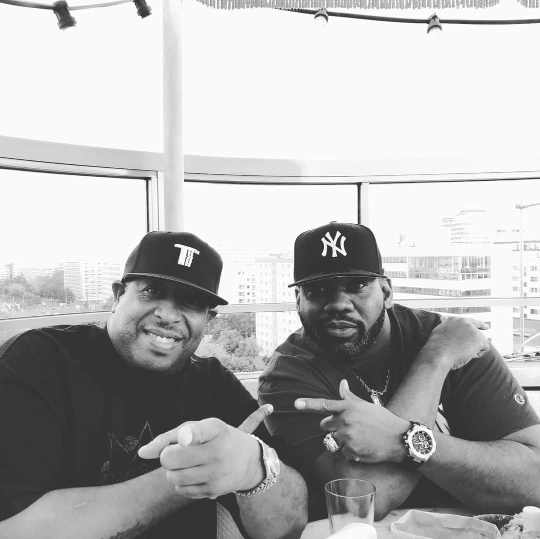 DJプレミアさんのインスタグラム写真 - (DJプレミアInstagram)「Hangin Out In Berlin, Germany At @sohohouseberlin With @raekwon On Our Day Off From The GODS OF RAP TOUR 2019 WITH DE LA SOUL, PUBLIC ENEMY RADIO and WU-TANG CLAN... HIP HOP BROUGHT US HERE!!! 📸By: @gemcrates」5月20日 3時29分 - djpremier