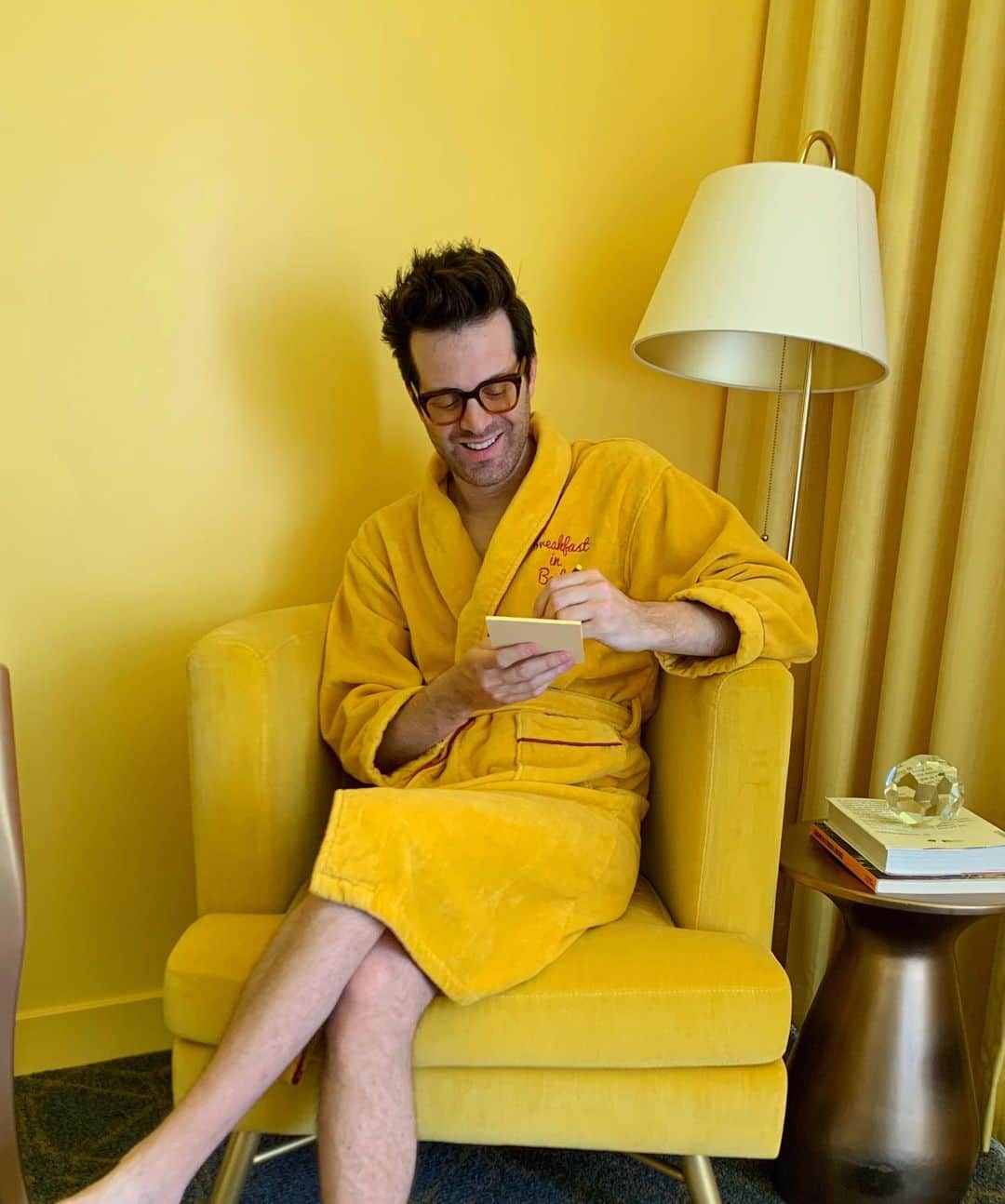 メイヤー・ホーソーンさんのインスタグラム写真 - (メイヤー・ホーソーンInstagram)「Breakfast in Bed Bathrobes are in the store. A lot of time and hard work went into the design and quality. I wanted to make sure they were something that would last forever. I have really been using mine every day and I love it so much and hope you will too 💛 Mayer」5月20日 3時34分 - mayerhawthorne