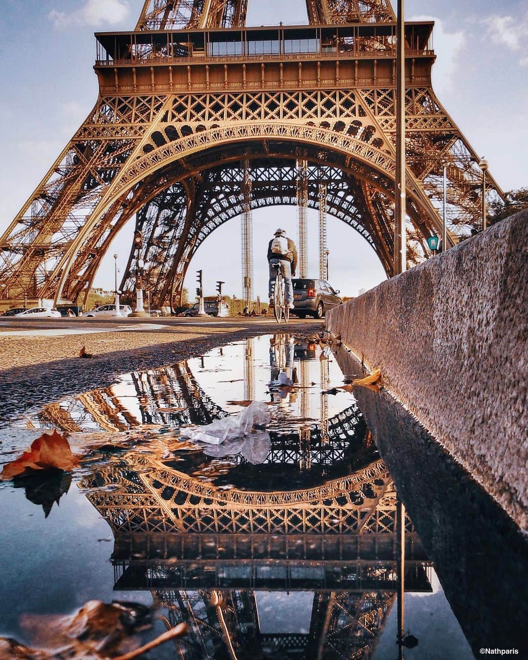 nathparisのインスタグラム：「Gustave Eiffel’s lines #paris」