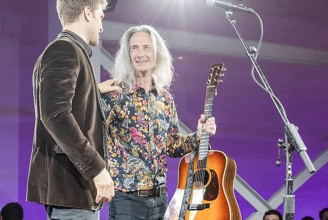 キーガン・アレンさんのインスタグラム写真 - (キーガン・アレンInstagram)「It was an honor of a lifetime to play on stage with @thisispattismith and @lenny_kaye for the celebration of 40years @moca . @klausbiesenbach has ushered in a new era with the gift from the incredible @carolynclarkpowers FREE ADMISSION FOR ALL to MOCA!! So visit #MOCA and enjoy art with the ones you love! Art is best when shared! What a (because the) night! So glad my mom was there! Hi mom!」5月20日 3時52分 - keeoone