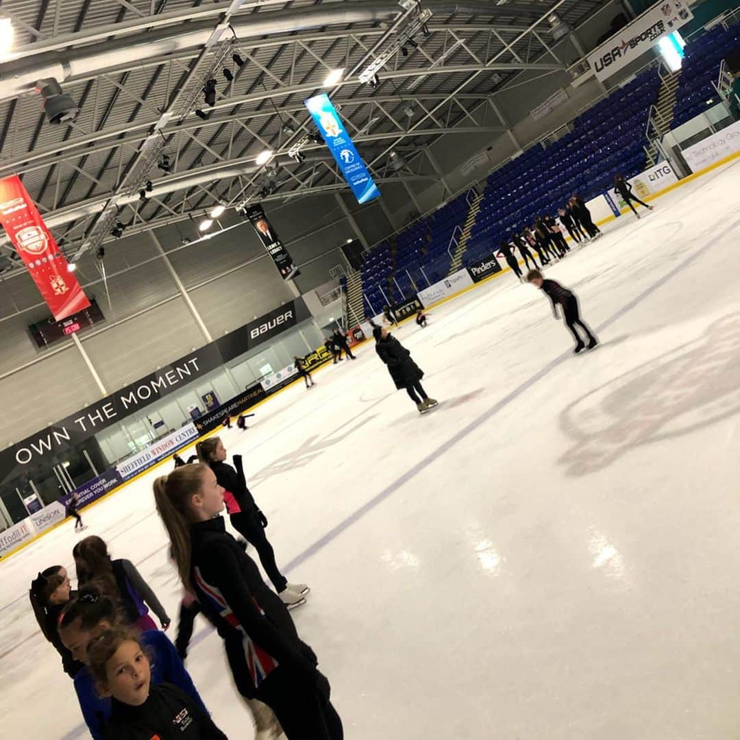 Phil Harrisさんのインスタグラム写真 - (Phil HarrisInstagram)「It was a pleasure working with the kids at the @britishiceskating development camp this week! ⛸🇬🇧 A fantastic bunch of up and coming stars that all worked incredibly hard! 💪🏼✨👊🏼 Keep it up and I will see you all soon 👍🏼👏🏼 . . . @chiquesport @eis2win @pulsinhq @internationalschoolofskating @mkblades @jackson.ultima @graffigure #coach #development #athletes #training #trainingcamp #britishiceskating #teamgb #work #coaching #team #superstars #future #futurestars #iceskater #iceskating #figureskater #figureskating #nextlevel #watchthisspace #sunday #supersunday #proud #success #discover #life #lifestyle」5月20日 3時56分 - phil1harris