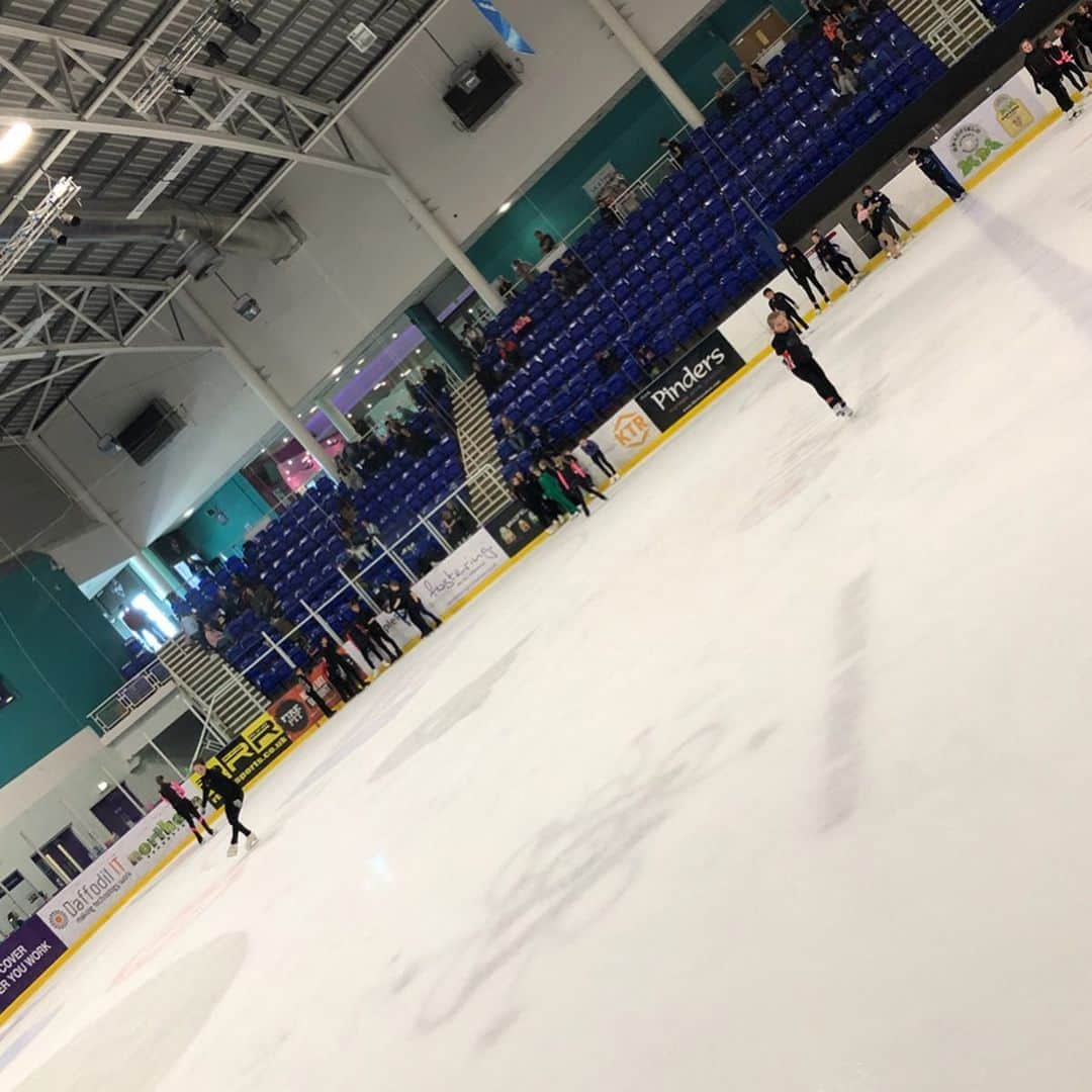 Phil Harrisさんのインスタグラム写真 - (Phil HarrisInstagram)「It was a pleasure working with the kids at the @britishiceskating development camp this week! ⛸🇬🇧 A fantastic bunch of up and coming stars that all worked incredibly hard! 💪🏼✨👊🏼 Keep it up and I will see you all soon 👍🏼👏🏼 . . . @chiquesport @eis2win @pulsinhq @internationalschoolofskating @mkblades @jackson.ultima @graffigure #coach #development #athletes #training #trainingcamp #britishiceskating #teamgb #work #coaching #team #superstars #future #futurestars #iceskater #iceskating #figureskater #figureskating #nextlevel #watchthisspace #sunday #supersunday #proud #success #discover #life #lifestyle」5月20日 3時56分 - phil1harris