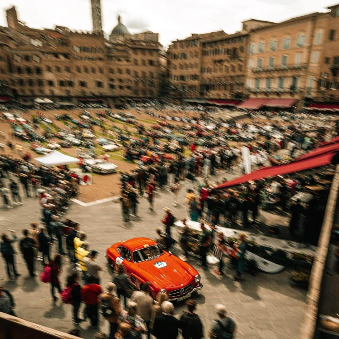 MERCEDES AMG PETRONASさんのインスタグラム写真 - (MERCEDES AMG PETRONASInstagram)「After an incredible four days of adventure, emotions and Italian lifestyle, the 2019 Mille Miglia comes to an end. The eighth Mercedes 300 SL finished the rally and all drivers go home with memories that will last a lifetime. Grazie and see you next year! 🙌 • #MBmille #MBclassic #1000miglia #1000miglia2019 @mercedesbenzmuseum」5月20日 4時01分 - mercedesamgf1