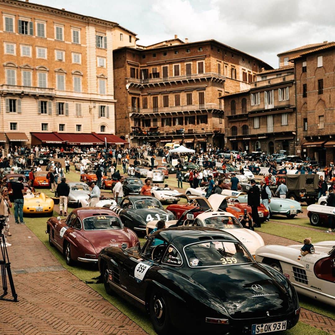 MERCEDES AMG PETRONASさんのインスタグラム写真 - (MERCEDES AMG PETRONASInstagram)「After an incredible four days of adventure, emotions and Italian lifestyle, the 2019 Mille Miglia comes to an end. The eighth Mercedes 300 SL finished the rally and all drivers go home with memories that will last a lifetime. Grazie and see you next year! 🙌 • #MBmille #MBclassic #1000miglia #1000miglia2019 @mercedesbenzmuseum」5月20日 4時01分 - mercedesamgf1