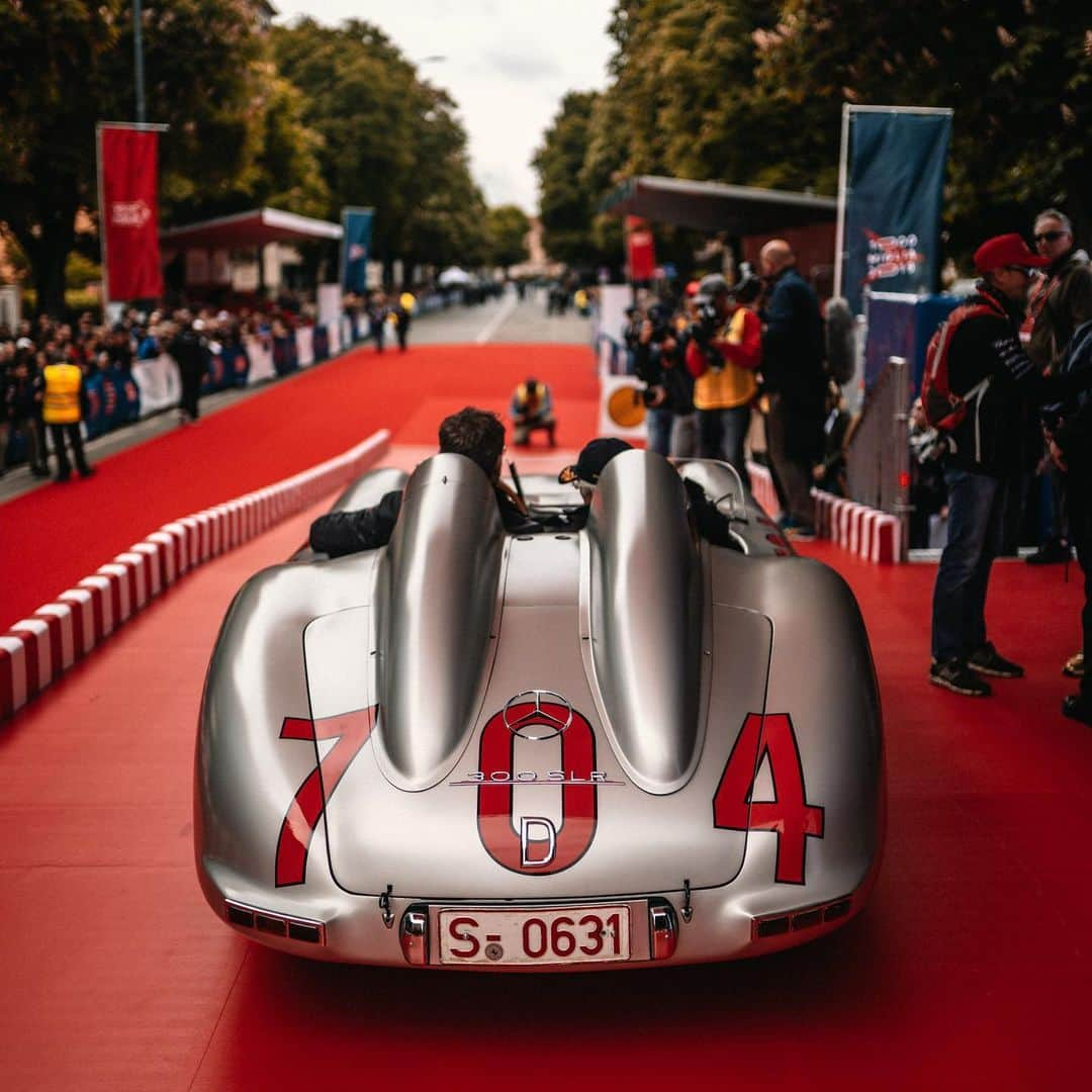 MERCEDES AMG PETRONASさんのインスタグラム写真 - (MERCEDES AMG PETRONASInstagram)「After an incredible four days of adventure, emotions and Italian lifestyle, the 2019 Mille Miglia comes to an end. The eighth Mercedes 300 SL finished the rally and all drivers go home with memories that will last a lifetime. Grazie and see you next year! 🙌 • #MBmille #MBclassic #1000miglia #1000miglia2019 @mercedesbenzmuseum」5月20日 4時01分 - mercedesamgf1