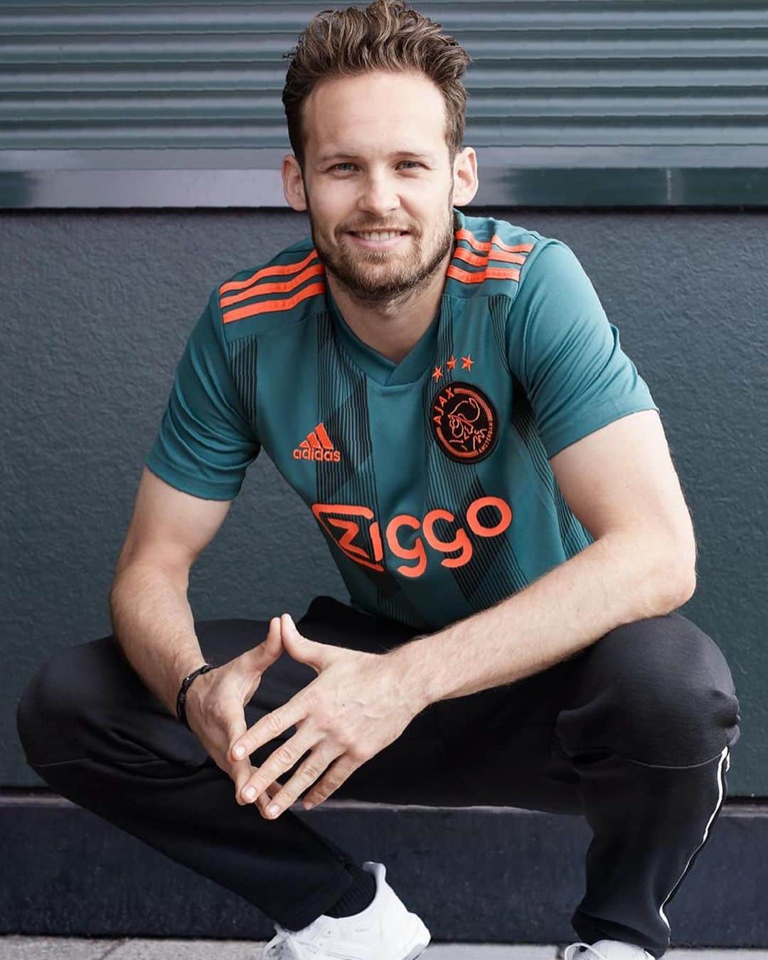 デイリー・ブリントのインスタグラム：「The new Ajax Away jersey 19/20 ❌❌❌ @adidasfootball #DareToCreate #createdwithadidas」