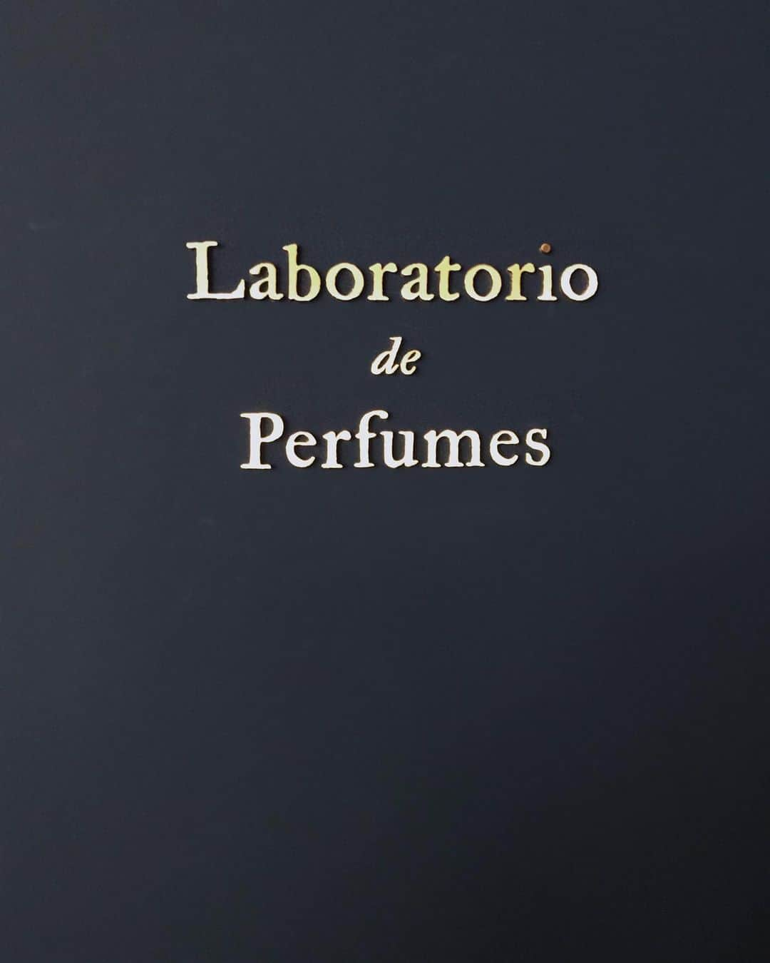 Veronica Halimさんのインスタグラム写真 - (Veronica HalimInstagram)「Sunday scent labo — #truffypi #scent #perfume #fragrance #customscent #perfumer #labo #perfumery #truffypitravel #weekend」5月19日 19時48分 - truffypi