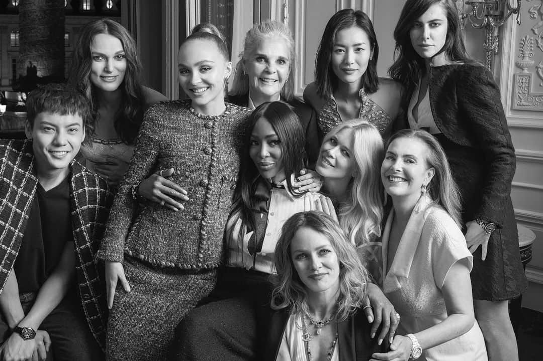 リウ・ウェンのインスタグラム：「Still feeling overwhelmed to be amongst all the fellow team #ChanelJ12 members! Thank you all again for a wonderful evening. #ItsAllAboutSeconds 📸by @brigittelacombe」