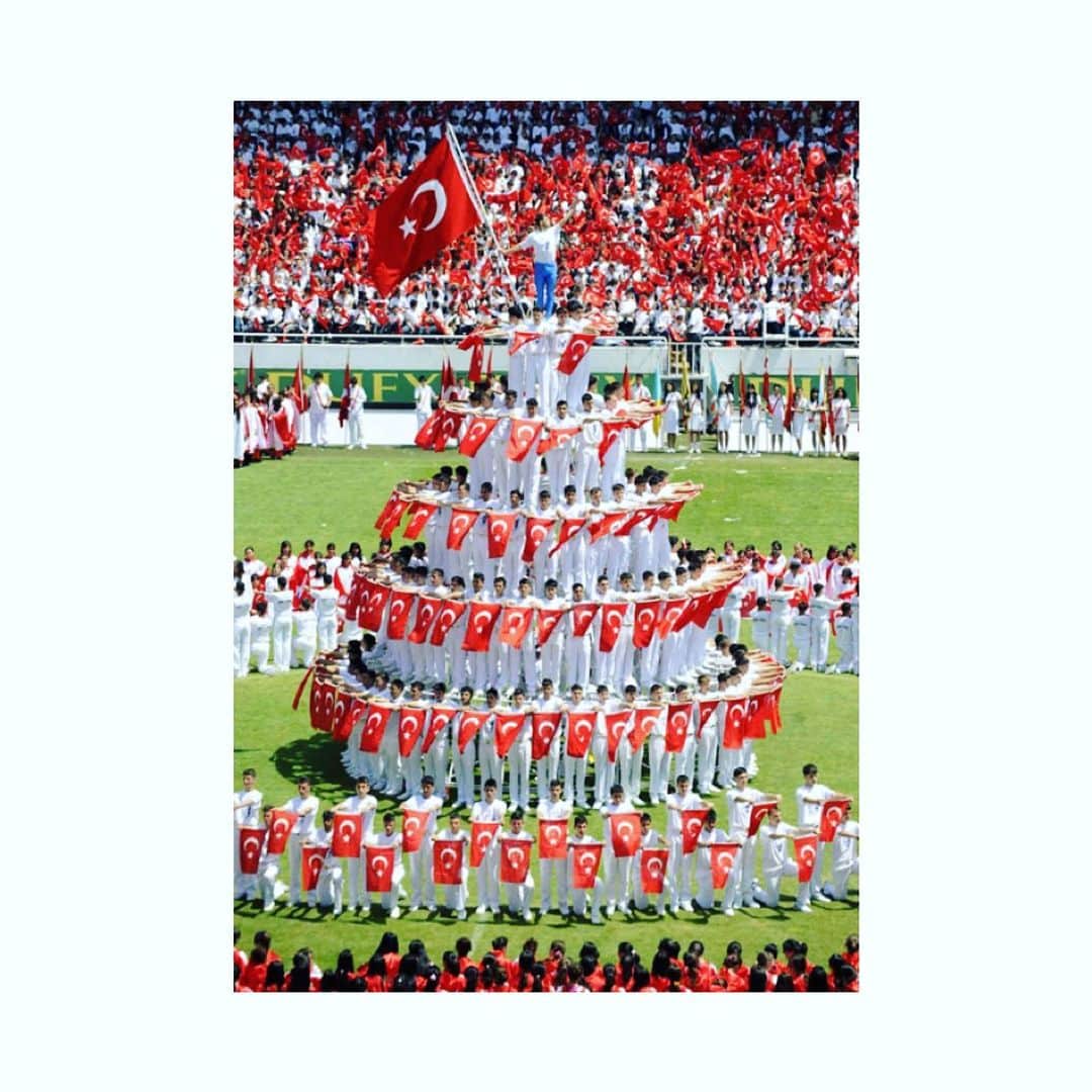 マート・アラスさんのインスタグラム写真 - (マート・アラスInstagram)「19 Mayis ⚡️⚡️⚡️ Atam’in  yolunda ⚡️⚡️⚡️⚡️⚡️19th may youth and sports day in Turkey ❤️ #ataturk #turkiye #turkey」5月19日 20時01分 - mertalas