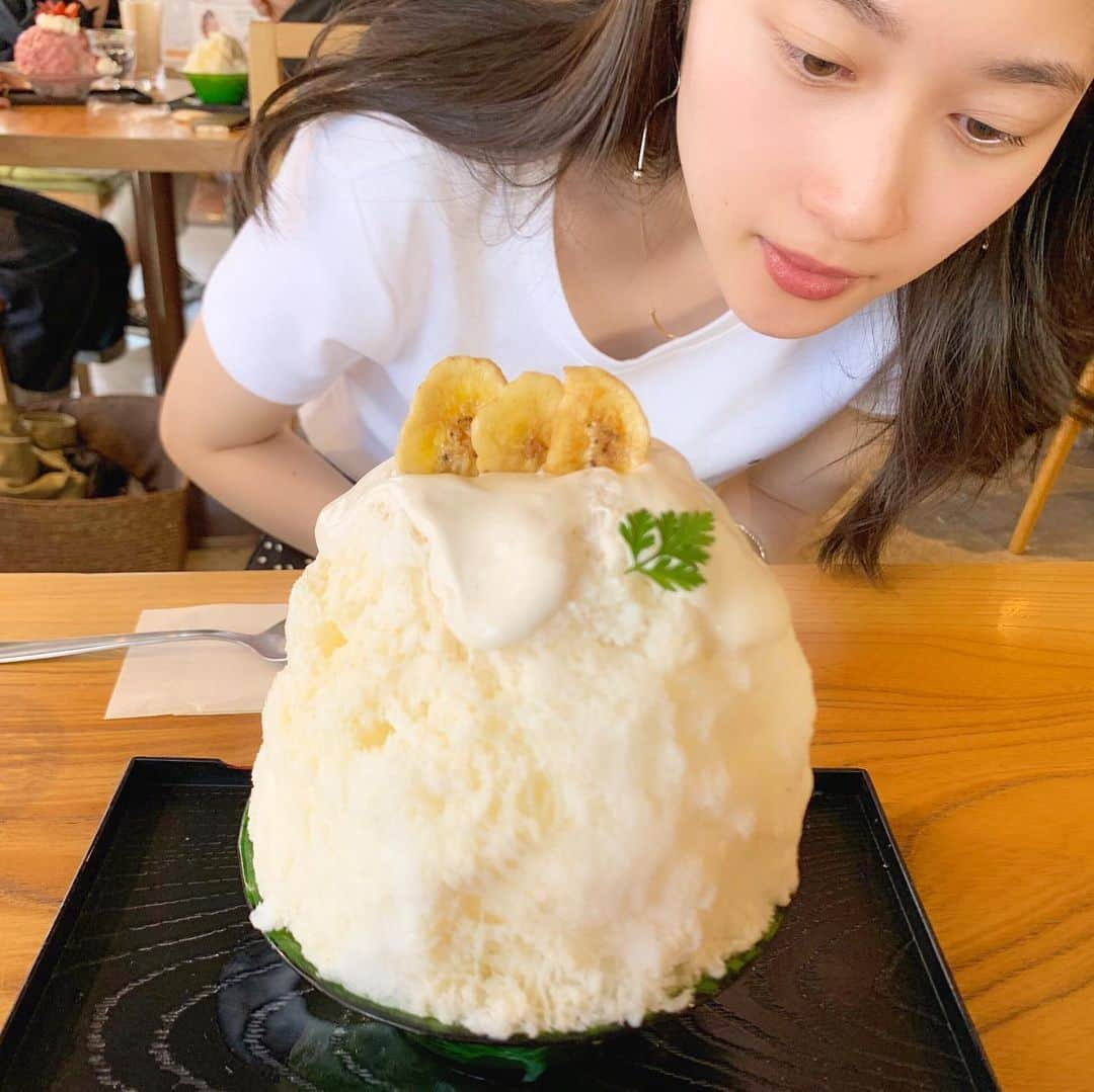 熊谷江里子さんのインスタグラム写真 - (熊谷江里子Instagram)「お友達とかき氷🍧 友達に、これから2個食べるんだぞ〜なんなら3個目も来るーって顔してるって言われました！笑 最近はかき氷とラーメンにハマってます🍧🍜 #かき氷#summer」5月19日 20時03分 - eriko___kumagai