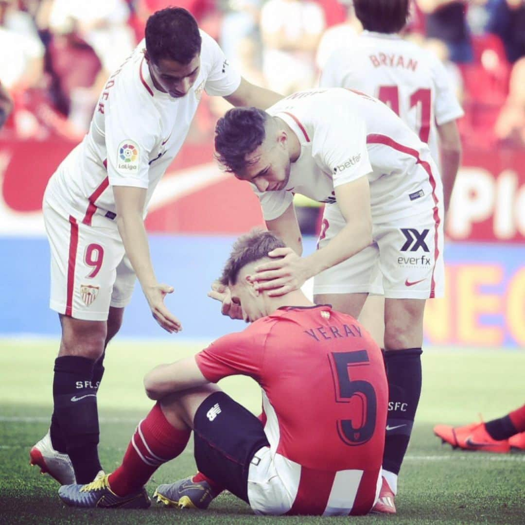 セビージャFCさんのインスタグラム写真 - (セビージャFCInstagram)「Deportividad. 🔝 #respect 🤝 #thisiswhyweplay  #wearesevilla  #sevilla 🆚 #athletic #laliga」5月19日 20時13分 - sevillafc