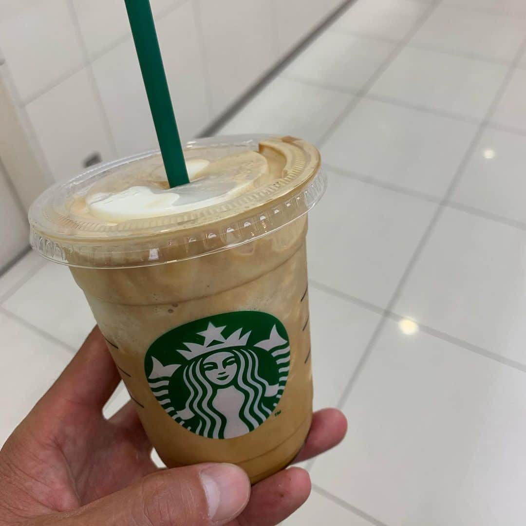 のインスタグラム：「After competition #starbucks #frappuccino #スタアバックス珈琲 #棒高跳はやっぱり楽しい #polevaultislife」