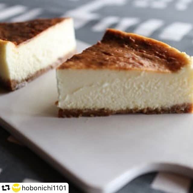 なかしましほ（foodmood）さんのインスタグラム写真 - (なかしましほ（foodmood）Instagram)「#repost @hobonichi1101 ・・・ なかしまさんのチーズケーキ /  #なかしましほ さんの140文字のレシピをもとに おやつをつくってみる 「みんなでおやつツイート」。 ひさしぶりのお題は #チーズケーキ でした。 今日はくわしいレシピが発表されているので ぜひ #おやつ づくりに  @hobonichi1101 のリンクからチェックを！ 土台の #ロータスビスケット がまたあうんですよね。 https://www.1101.com/oyatweet/2019-05-17.html #cheesecake made with #ShihoNakashima 's recipe. The base is is made withe Lotus's biscuit! #ほぼ日刊イトイ新聞 #ほぼ日 #ほぼ日おいしいもの部」5月19日 20時19分 - foodmoodshop