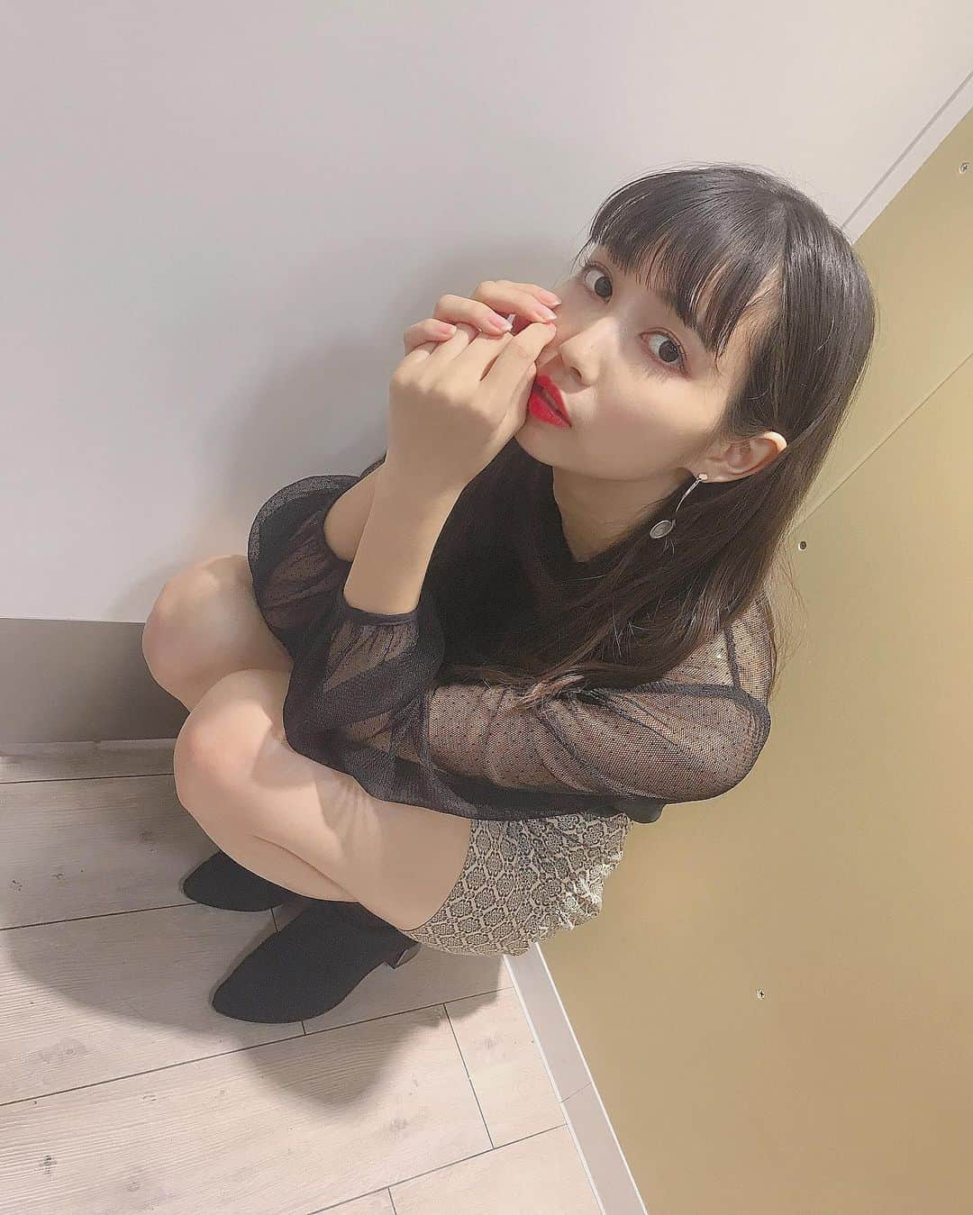 木下綾菜さんのインスタグラム写真 - (木下綾菜Instagram)「今日の2部特典会は 私服でした！ 個別握手会がとても久々で、 楽しかったなあ☺︎ふふ . 今日でリリース週のリリイベ 全て終了です！ 毎日のように来てくれたお方も 一度でも来てくれたお方も 来られなかったけど応援していてくれたお方も！ みーんなありがとうだよ！ . さてつぎはツアーね！ 楽しんでいこうね〜〜！ . #さんみゅ #木下綾菜 #きの私服」5月19日 20時32分 - kinoshita_ayana