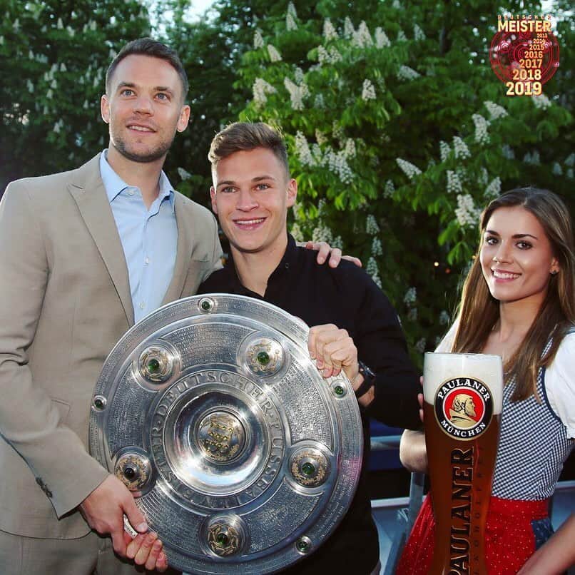 バイエルン・ミュンヘンさんのインスタグラム写真 - (バイエルン・ミュンヘンInstagram)「🎉🏆 Celebrating like Champions! #MEIS7ER #MiaSanMia . #FCBayern #Bundesliga #MiaSanMeister #champions #football #party #🔴⚪️」5月19日 20時28分 - fcbayern