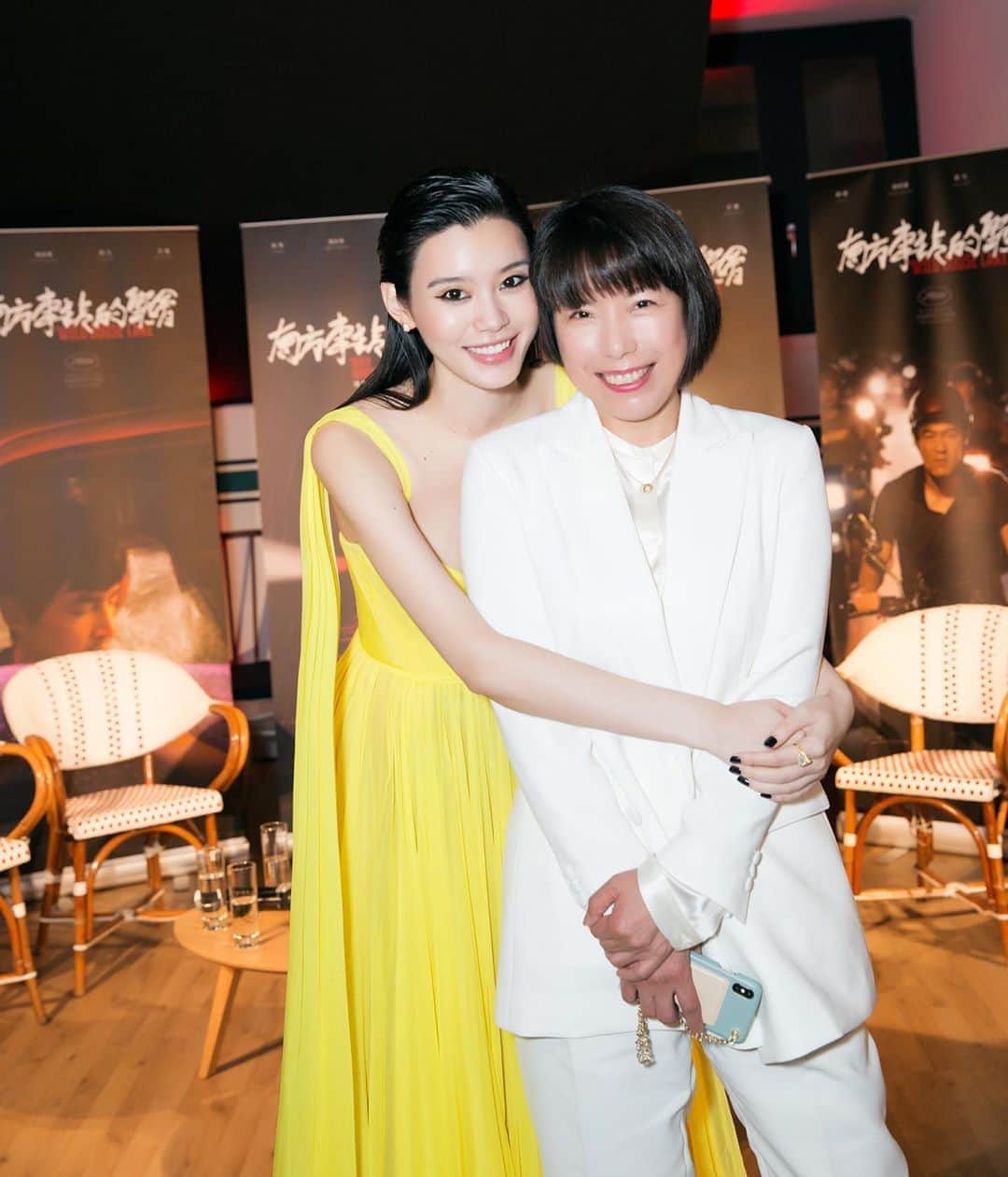 ミン・シーさんのインスタグラム写真 - (ミン・シーInstagram)「💛💛💛 @angelica_cheung 能在戛纳和亲人相聚真好！ @voguechina ##VogueFilm中国之夜」5月19日 20時41分 - mingxi11