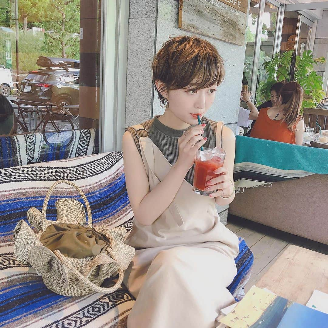 yukichi_yukiさんのインスタグラム写真 - (yukichi_yukiInstagram)「今日はBONDI CAFEに行ってきたよ♡ テラス席を予約して行ったんだけど、代々木公園からめちゃ近いから緑も多くて風も気持ちよくて最高だった💕  蘭丸を連れて行きたくて、今回は下見も兼ねて💕🦁 わんちゃんウェルカムな空間すぎて癒された♡  #ほんとはパンケーキ食べに来たのに量が思いのほか多くてパンケーキに行き着かなかった #次は絶対頼む🥺 #トマトジュース頼んだらびっくりされた  #bondicafe #bondicafeyoyogibeachpark  #ボンディカフェ #dayoff  #ゆきちゆき」5月19日 20時36分 - yukichi_yuki