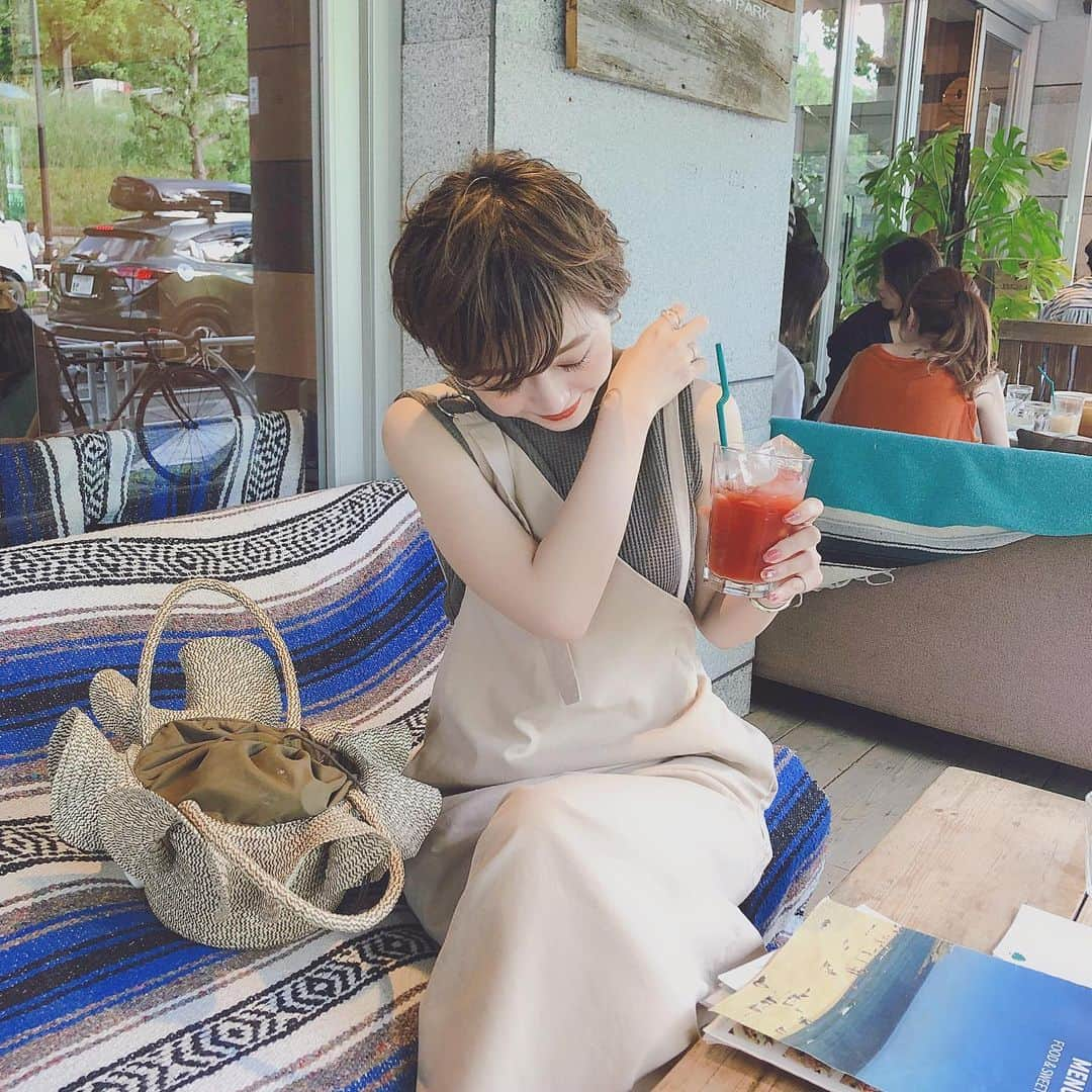 yukichi_yukiさんのインスタグラム写真 - (yukichi_yukiInstagram)「今日はBONDI CAFEに行ってきたよ♡ テラス席を予約して行ったんだけど、代々木公園からめちゃ近いから緑も多くて風も気持ちよくて最高だった💕  蘭丸を連れて行きたくて、今回は下見も兼ねて💕🦁 わんちゃんウェルカムな空間すぎて癒された♡  #ほんとはパンケーキ食べに来たのに量が思いのほか多くてパンケーキに行き着かなかった #次は絶対頼む🥺 #トマトジュース頼んだらびっくりされた  #bondicafe #bondicafeyoyogibeachpark  #ボンディカフェ #dayoff  #ゆきちゆき」5月19日 20時36分 - yukichi_yuki