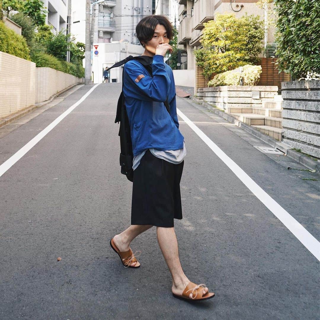 Ryoさんのインスタグラム写真 - (RyoInstagram)「ㅤㅤㅤㅤㅤㅤㅤㅤㅤㅤㅤㅤㅤ もうショーツ履いてます🚶‍♂️ このサンダルももう慣れました✊ ㅤㅤㅤㅤㅤㅤㅤㅤㅤㅤㅤㅤㅤ tops:#sunsea  inner:#unused pants:#lownn sandal:#ishmm bag:#rafsimons × #estpack」5月19日 20時58分 - ryo__takashima
