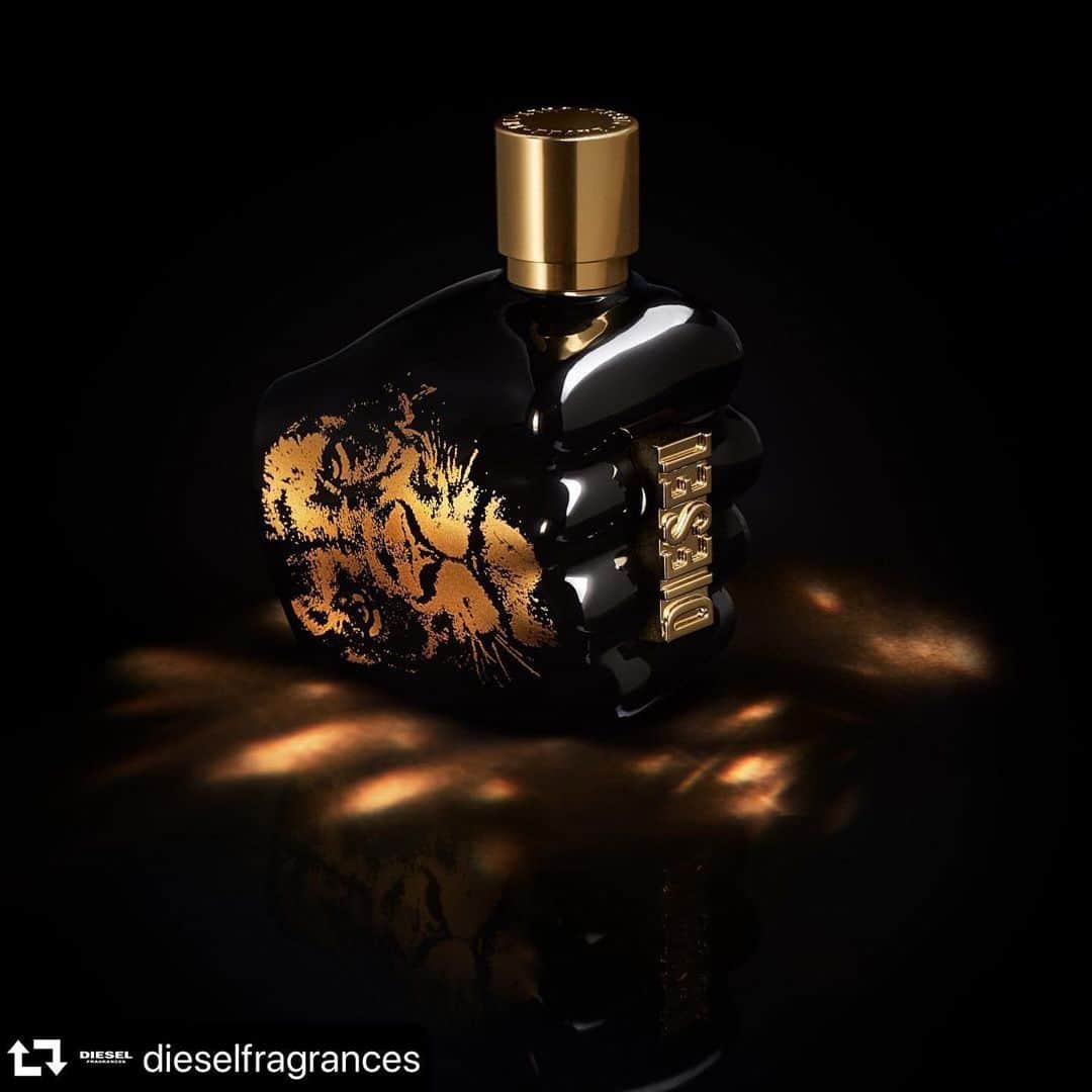 のインスタグラム：「#repost @dieselfragrances ・・・ Spirit Of The Brave, the new Diesel fragrance co-created with @neymarjr. A sophisticated bottle that conveys strength and confidence. For @neymarjr black and gold are the colors that express those values the most.  #SpiritOfTheBrave #DieselFragrances #NeymarJr」