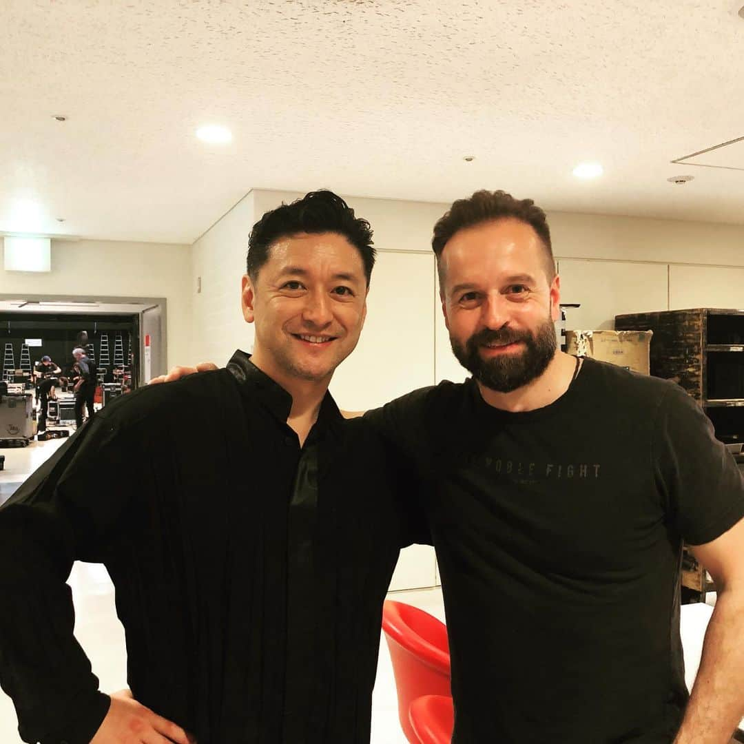 石丸幹二さんのインスタグラム写真 - (石丸幹二Instagram)「#AlfieBoe コンサート行ってきました。流石スンゴイ美声‼️聴き惚れました。 客席からはすすり泣く声も。みんなで一緒に歌って、立ち上がって、体揺らして、参加型コンサート I had a great time. #KanjiIshimaru #石丸幹二」5月19日 20時52分 - team_kanji_ishimaru