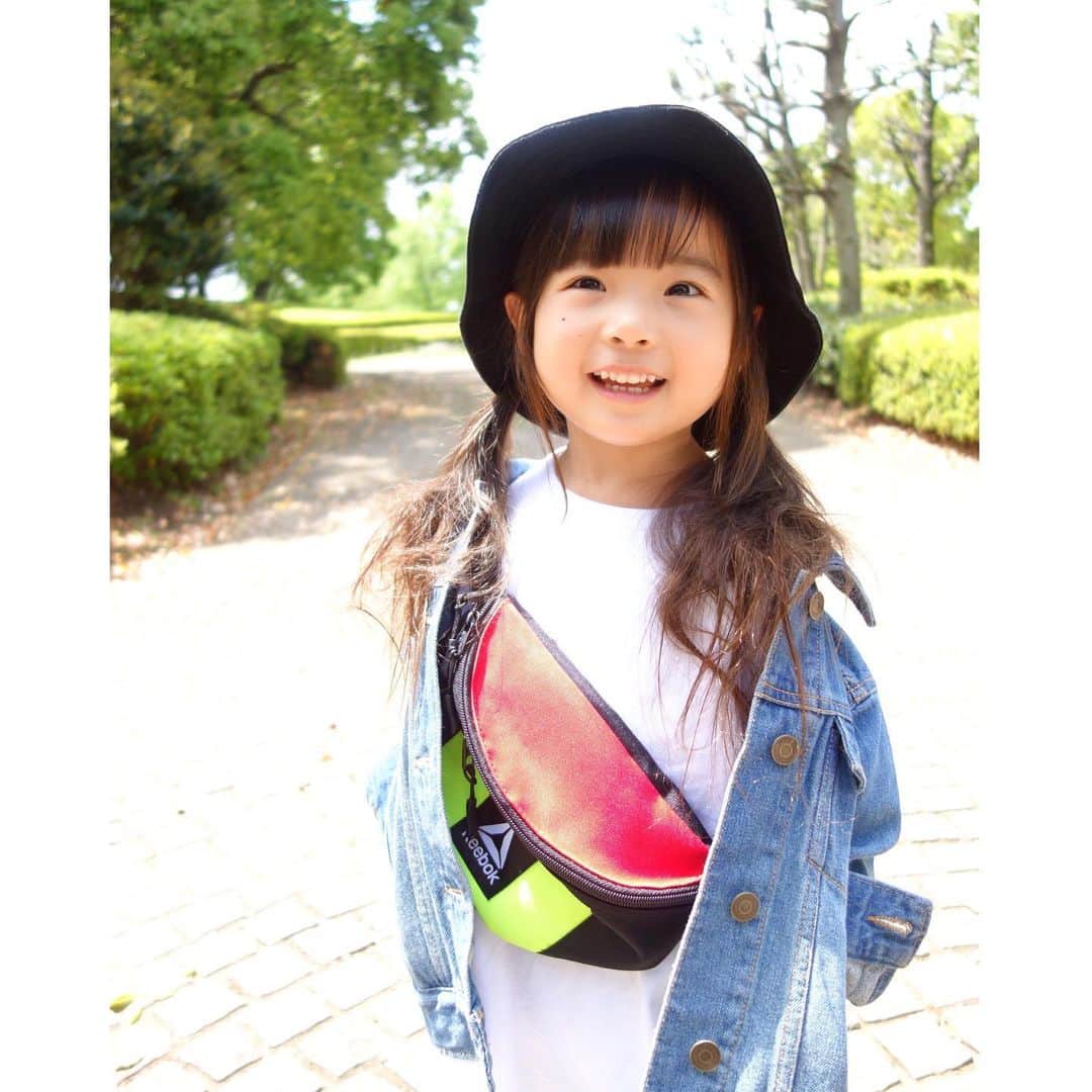 Saraさんのインスタグラム写真 - (SaraInstagram)「. coordinate♡ . ポンプフューリーのシトロンの kids sizeが可愛くて仲間入り💛 . bagも同じカラーで✌️ . hat ▶︎ #newera  jacket ▶︎ #branshes  one-piece ▶︎ #branshes  leggings ▶︎ #devirock  shoes ▶︎ #reebok  bag ▶︎ #reebok . . #ootd #kids #kids_japan #kids_japan_ootd #kjp_ootd #kidsfahion #kidscode #kidsootd #kidswear #キッズコーデ #キッズファッション #インスタキッズ #ポンプフューリー #シトロン #pumpfury #ストリートファッション #ストリート系女子 #楽天roomに載せてます」5月19日 20時57分 - sarasara718