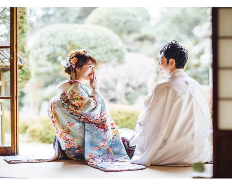 プレ花嫁の結婚式準備アプリ♡ -ウェディングニュースさんのインスタグラム写真 - (プレ花嫁の結婚式準備アプリ♡ -ウェディングニュースInstagram)「優しい雰囲気がどれも素敵なウェディングフォト9選💓 * * こちらのお写真は #フォトグラファー  @eggfilm_shogo さんからリグラムさせていただきました🌟ありがとうございました😊✨ * * * * どのフォトも優しい雰囲気で素敵なeggfilm_shogoさんの #ウェディングフォト 💓 * カバーは黒板を使った可愛いフォト❤ * おふたりの母校での #前撮り でしょうか😊✨ * #新郎 さん ＋ 花嫁さん ＝ 💗 * このようなユニークで可愛いフォトは #ウェルカムボード や #プロフィールブック など #花嫁diy で使うことができるのでおすすめです💕 * #ファミリー婚 の花嫁さんや #家族 が増えた時に #ファミリーフォト としてもアレンジができるのでいいですよね☺️ * * 他のフォトもとても素敵なのでぜひスワイプ👉🏻してみてくださいね💕 * * * * * ＼📷投稿お待ちしています／ * 花嫁はもちろん、業者さんも大歓迎✨ アナタのお写真をご紹介してもOKという方は、ぜひ #ウェディングニュース にお写真を投稿してください💕 * * ⬇︎関連アカウント⬇︎ * * 💒式場検索 【 @weddingnews_concierge 】 👰マイレポ花嫁 【 @weddingnews_brides 】 💋WNブライズレポーター 【 @weddingnews_bridesreporter 】 * * その他、編集部からの連絡専用 @weddingnews_contact や、スタッフ個人の連絡用として @WN_xxxx（xxxは個人名）があります💕 * * ………………………………………… ❤️WeddingNewsとは？ * * 花嫁のリアルな”声”から生まれた 花嫁支持率No1✨スマホアプリです📱💕 * * 🌸知りたい… #結婚式準備 に役立つ記事を毎日150件配信中♩ * 🌸見たい… インスタの #ウェディング 系投稿TOP100が毎日チェックできる＊IG画像の複数ワード検索も可♩ * 🌸叶えたい… #結婚式 関連の予約サイトが大集合♩ * 🌸伝えたい… 自分の結婚式レポ『マイレポ』が簡単に作れる♩先輩花嫁のレポが読める♩ * * @weddingnews_editor のURLからDLしてね✨ * * * * * * #プレ花嫁 #結婚  #花嫁  #ウエディング #ウェディングドレス #フォトウェディング #ロケーションフォト #ブライダルフォト #写真好きな人と繋がりたい #結婚写真 #日本中のプレ花嫁さんと繋がりたい #結婚指輪 #プレ花嫁準備 #母校前撮り #2019秋婚」5月19日 20時59分 - weddingnews_editor