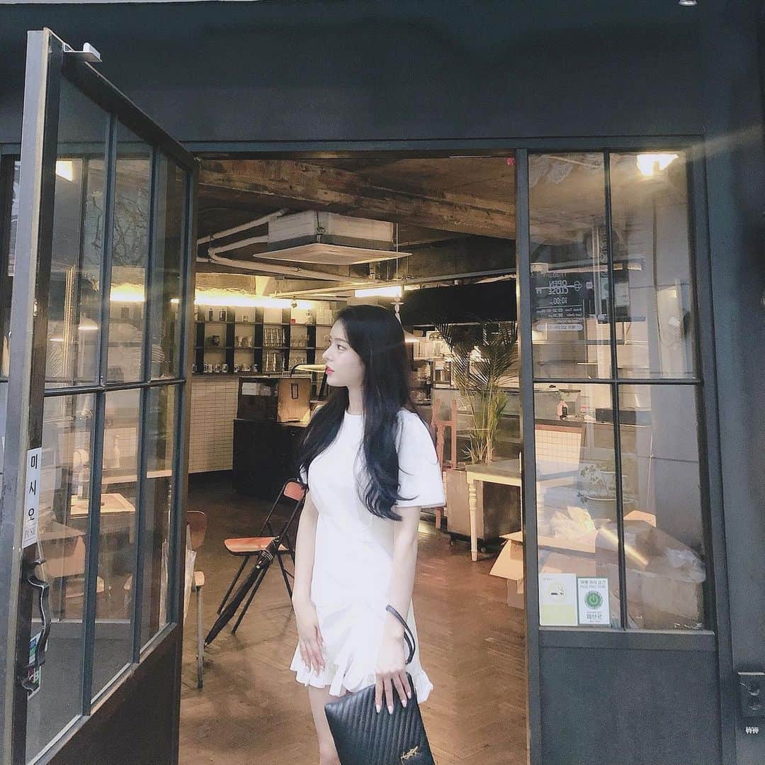 ダユンさんのインスタグラム写真 - (ダユンInstagram)「#홍석천 님과 미팅왔당 😳  경리단길에 곧 축제 한대요 ( ･_･)♡ 사람 붐볐으면 좋겠당  #마이스윗 #경리단길 #러빈잇」5月19日 21時00分 - 2__yun__2