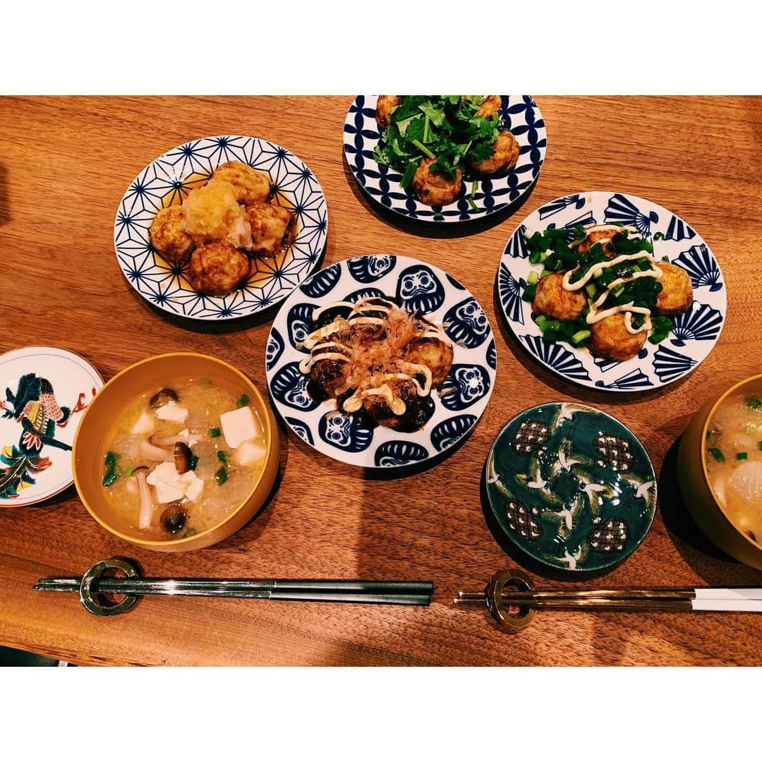 GENKINGの釜飯さんのインスタグラム写真 - (GENKINGの釜飯Instagram)「今夜はたこ焼き🐙 私はパクチーとネギマヨポン酢ラー油が好き😉💕 #genkingkitchen  #たこ焼き」5月19日 21時00分 - genkingkitchen