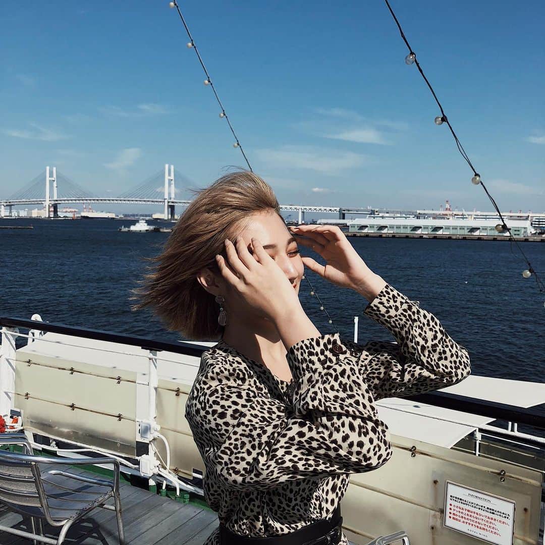 浪花ほのかのインスタグラム：「、 、 、  海  #船 #海」
