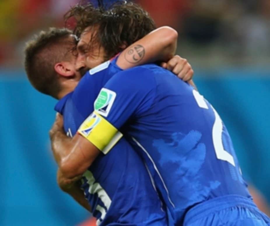 マルコ・ヴェッラッティのインスタグラム：「Tanti auguri ad un giocatore unico ma sopratutto un grande uomo e un amico @andreapirlo21」