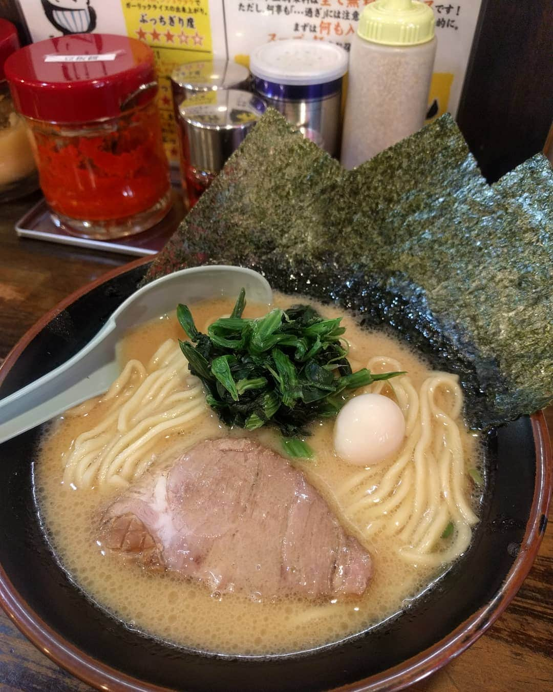 越中睦士さんのインスタグラム写真 - (越中睦士Instagram)「家系ラーメンのオススメ店🍜 #中野家 #家系ラーメン」5月19日 21時34分 - makotokoshinaka