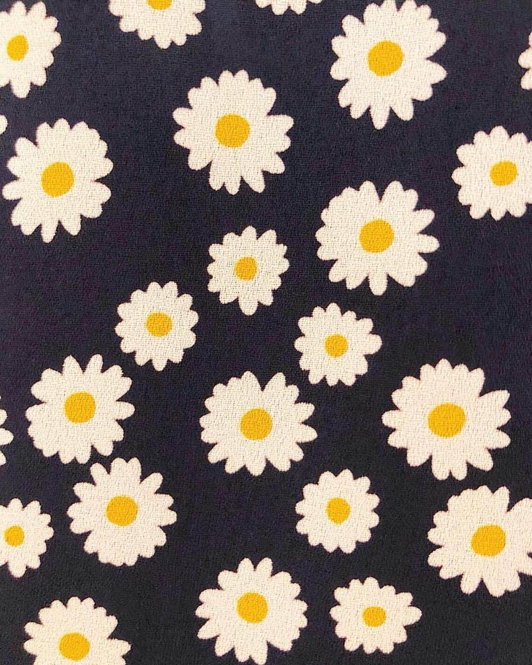 IENAさんのインスタグラム写真 - (IENAInstagram)「from @iena.la.boucle 🌵 ﻿ 🌻LUMINE Card 10%off Campaign🌻﻿ 5/20(月)明日まで!!﻿ ﻿﻿﻿﻿﻿ NEWoMan新宿店スタッフの﻿ おすすめアイテムをまとめてチェック‼️﻿ ﻿﻿﻿﻿ ﻿﻿ ☑︎ 大人気！フラワープリントスカート﻿ ☑︎ シャツ感覚で着れる麻のジャケット﻿ ☑︎ LA BOUCLEの名品イージーパンツ✨﻿ ☑︎ バックスタイルも可愛いキャミワンピース﻿ ☑︎ 日差しに映える真っ赤なスカート﻿ ☑︎ 店舗限定❤︎ULLA JOHNSON❤︎﻿ ﻿ ﻿﻿﻿ ﻿﻿ ﻿﻿﻿and more... 皆さまのご来店お待ちしております☺︎☺︎ ﻿ ﻿ ------------------﻿ ﻿ ‐ALL 10%OFF Campaign-﻿﻿ ﻿ ベイクルーズ ストア特別企画💫﻿﻿ 2019/5/16 (木)12:00 ～ 2019/5/21 (火)23:59まで﻿ ﻿ ﻿詳しくはベイクルーズストアをチェック！﻿﻿ ﻿﻿﻿﻿ ------------------﻿﻿ ﻿ ﻿ ﻿ tap to shop!🛒﻿﻿﻿﻿ ﻿ ﻿﻿﻿ ﻿﻿﻿ #iena_19ss﻿﻿﻿﻿﻿﻿﻿﻿﻿﻿﻿﻿﻿﻿﻿﻿﻿﻿﻿﻿﻿﻿﻿ #iena_la_boucle﻿﻿﻿﻿﻿﻿﻿﻿﻿﻿﻿﻿﻿﻿﻿ #iena ﻿#earlysummer﻿﻿﻿﻿﻿﻿﻿﻿﻿﻿﻿﻿﻿﻿﻿﻿﻿」5月19日 21時30分 - iena_jp