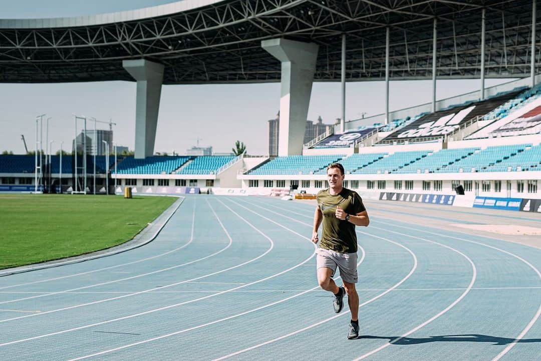 トーマス・レーラーさんのインスタグラム写真 - (トーマス・レーラーInstagram)「🤔shell I go for a 400m in Nanjing? Track feels fast 💨 #nanjing #iaaf #worldchallenge #stadium #track #tracknation #teamgermany #run #runlikeapro」5月19日 21時32分 - thomasroehler