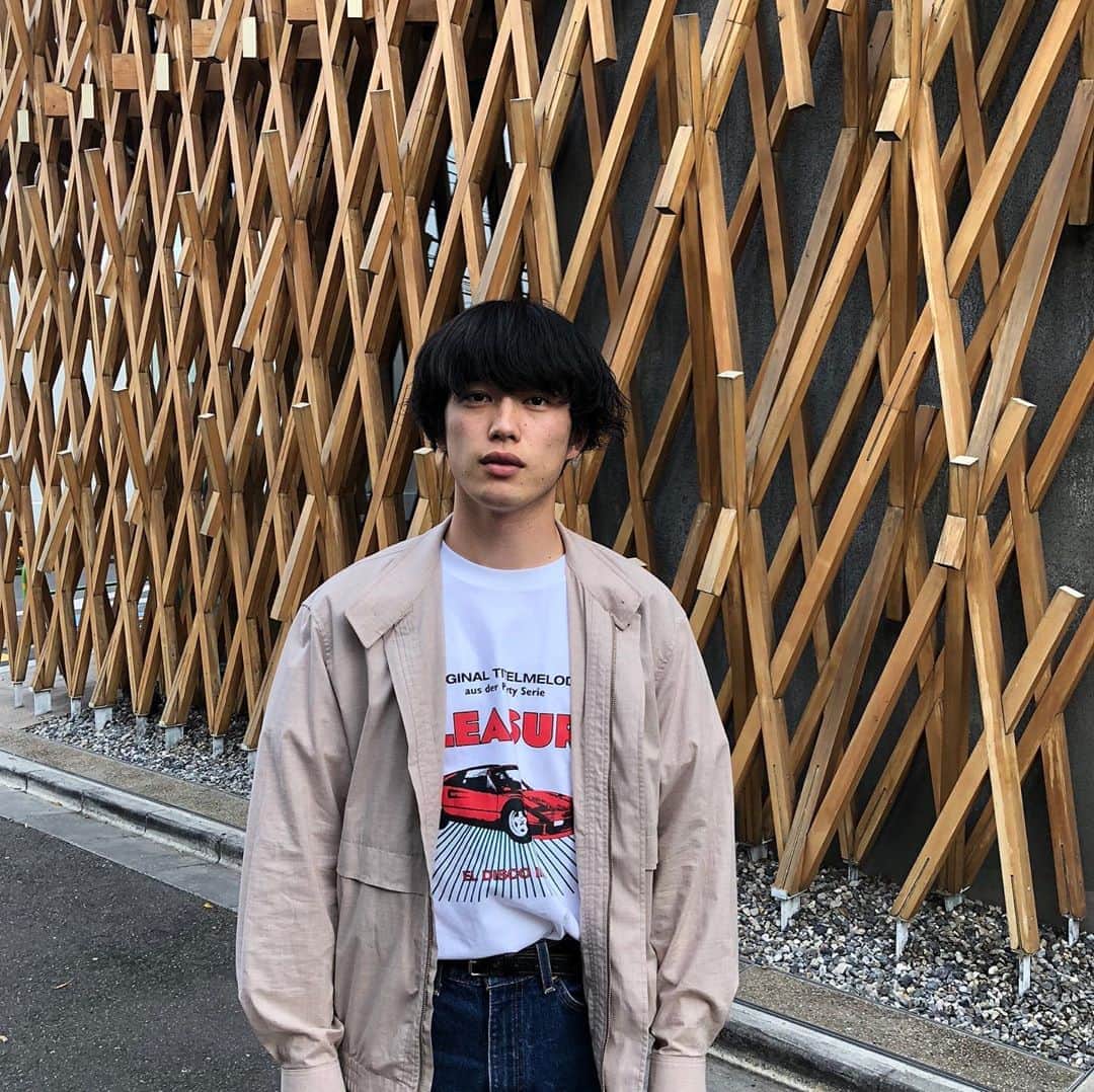 樫尾篤紀さんのインスタグラム写真 - (樫尾篤紀Instagram)「暖かくなってきましたね！ 先日久しぶりに服を買ったけど この赤いスポーツカーのTシャツが堪らなく良くて一目惚れしちゃった🏎」5月19日 21時41分 - kashioatsuki