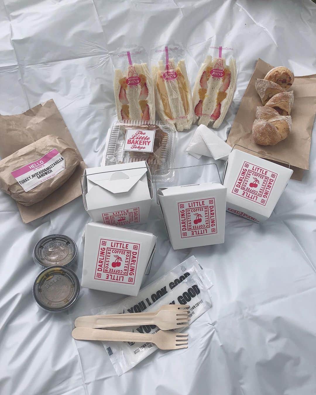 平塚日菜さんのインスタグラム写真 - (平塚日菜Instagram)「ピクニックした♪  #ピクニック #picnic  #food #sandwich  #bread #instafood #instagood」5月19日 21時42分 - hiratsukahina