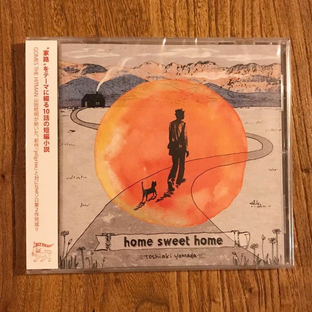山田稔明さんのインスタグラム写真 - (山田稔明Instagram)「2010年5月19日にリリースした2ndソロアルバム『home sweet home』、満月の夜に9年目の誕生日。幾度かのプレスを重ねてここ数年品切れになっていましたが、今週末のライブにて『pilgrim』とセットになったアニバーサリーエディションが発売になります。通常プラケース仕様だったものが紙ジャケに。CD製品盤が届くのが楽しみです。 #山田稔明」5月19日 21時46分 - toshiakiyamada