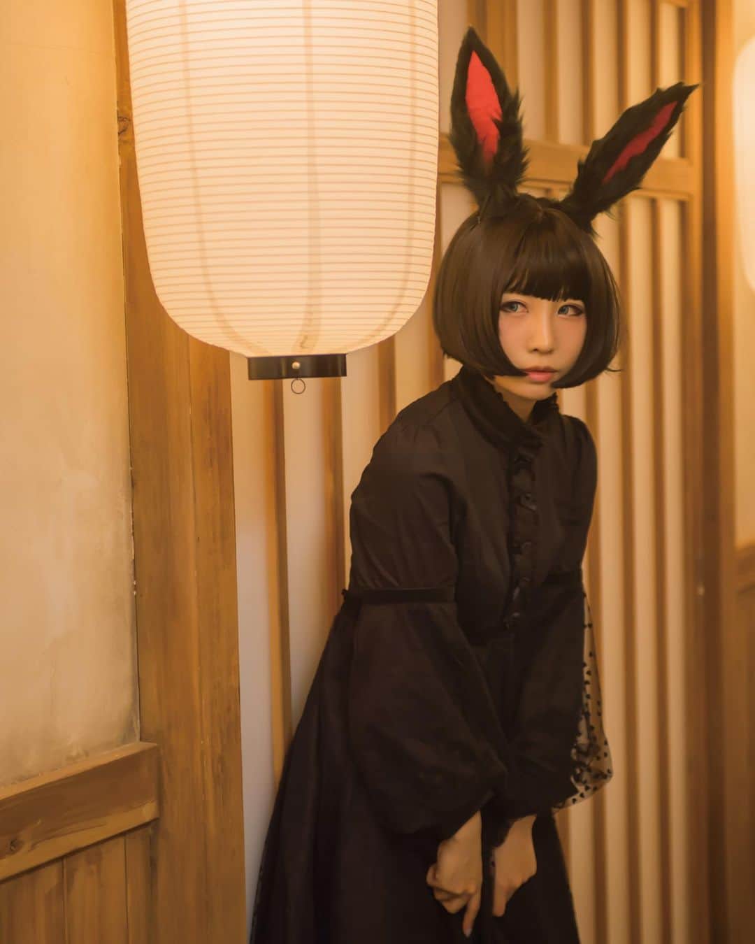 しらほしなつみさんのインスタグラム写真 - (しらほしなつみInstagram)「❤︎ ブラックロリータ兎🖤 ・ #兎 #うさぎ #rabbit #コスプレ #コスプレイヤー #cosplay #cosplayer #cosplaygirl #japan #japanesegirl #otaku #kawaii #ケモミミ #うさみみ #instagood #instalike #follow #followme #フォローミー #ウィッグ #カラコン #ボブヘアー #粉我 #动漫 #角色扮演 #角色扮演者 #팔로우 #셀스타그램 #코스프레 #애니메이션」5月19日 21時53分 - shirahoshi.natsumi