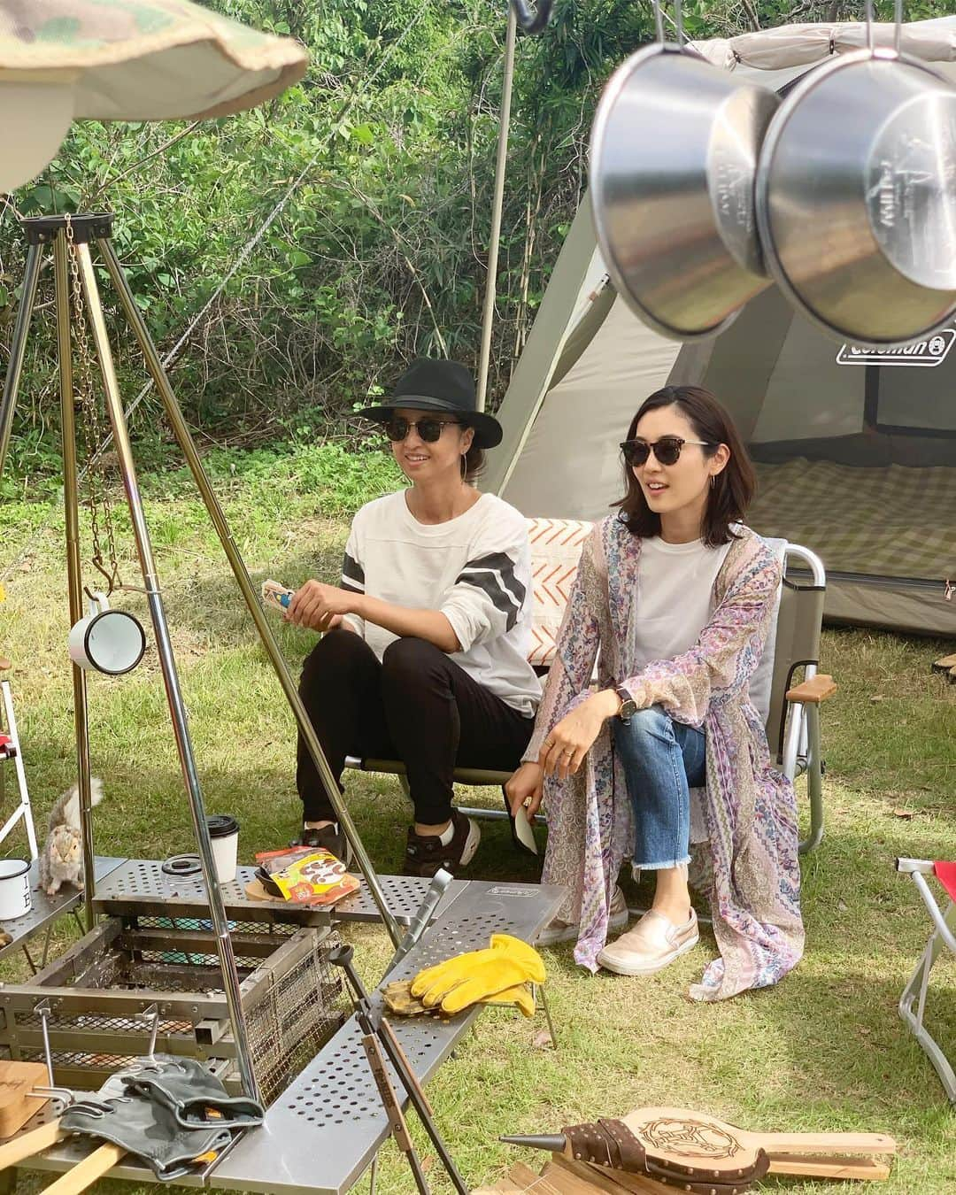 小川りかこさんのインスタグラム写真 - (小川りかこInstagram)「裕子さんとキャンプ気分😆🏕 暑くなり過ぎない内に本当にキャンプしたいな〜‼️ @be_pal_official さんのイベント、試乗も出来てキャンプ気分も味わえて、楽しかった〜😆🚗 ・  #BEPAL#試乗会#suv#車#car#キャンプ#カヤック#フォルクスワーゲン#camp#volkswagen#tiguan#🏕 #デニム#デニムコーデ#ciroi #お出かけ#週末#weekend#土曜日 #土曜日の小旅行 #vwtiguan#アウトドア #outdoor#🚗#週末コーデ#コーディネート#コーデ#fashion#style#coordinate」5月19日 22時04分 - rikakoogawa