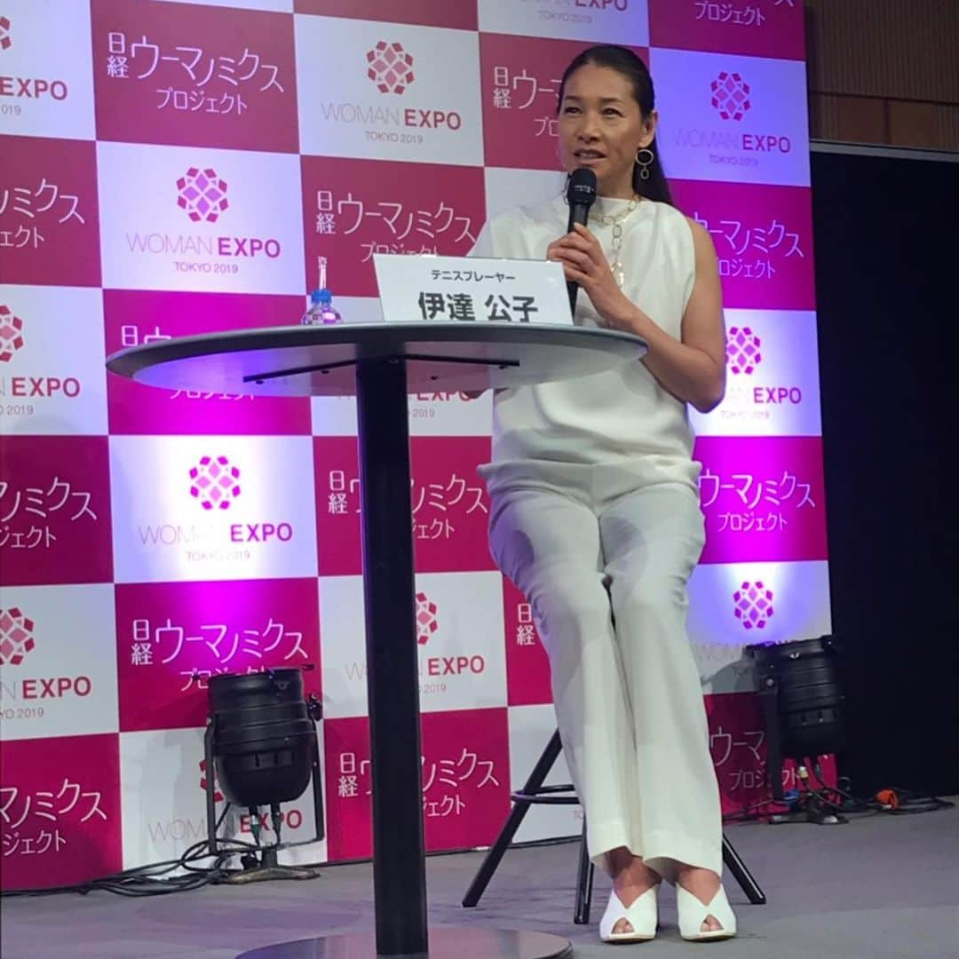 伊達公子さんのインスタグラム写真 - (伊達公子Instagram)「Woman Expo2019 女性が活躍できる環境づくりで、自分らしく輝く、すべてのワーキングウーマンのために。 「いつでも始められる。いつでも変えられる。」をテーマで、日経ARIA副編集長砂山絵理子さんが聞き手になってくださりお話をさせていただきました。 #伊達公子 #kimikodate #テニス #テニスプレイヤー #tennis #tennisplayer #instatennis #womanexpo #womanexpo2019 #nikkei #日経ウーマン #時代が変わる」5月19日 22時03分 - kimiko.date