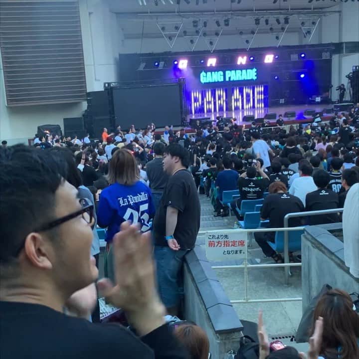 池田真一のインスタグラム：「高見アンコール頑張ってたな！ 頑張り過ぎてお酒飲まれんのに最後梅酒飲みたそうやったな！ それかアンコールとアルコール間違えてたんかな？？ #ギャンパレ大阪野音」