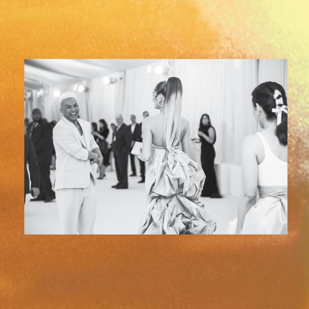 プラバルグルンさんのインスタグラム写真 - (プラバルグルンInstagram)「ATELIER PRABAL GURUNG • MET GALA 2019. 📸@kylarae_  Now available for pre-order at @modaoperandi at the link in our bio.  #pgworld #pgmuse #beautywithsubstance #StrongerInColour #modernglamour #metgala #metcamp」5月19日 22時19分 - prabalgurung